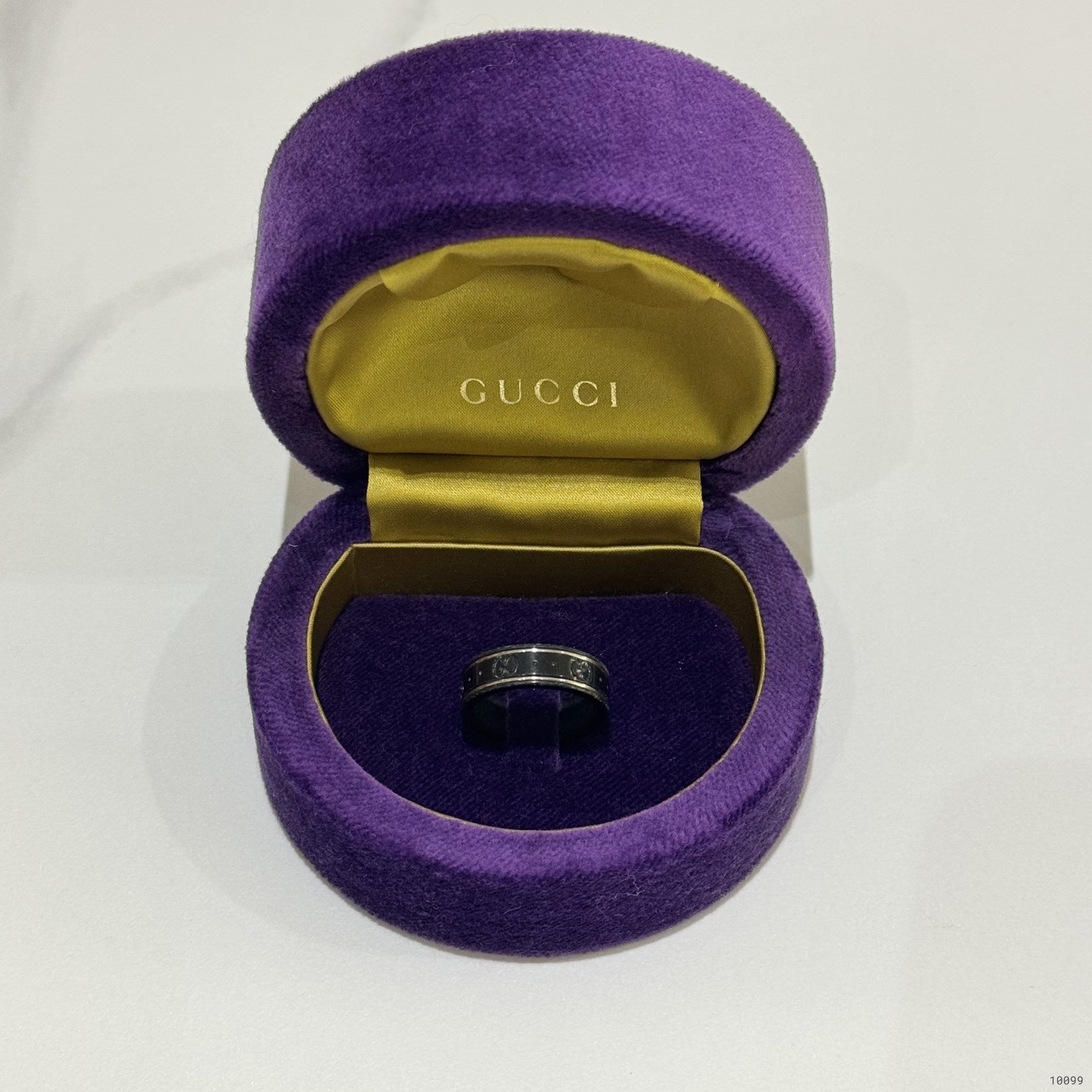 GUCCI ICON THIN BAND IN WHITE GOLD | COLLINS RAIN