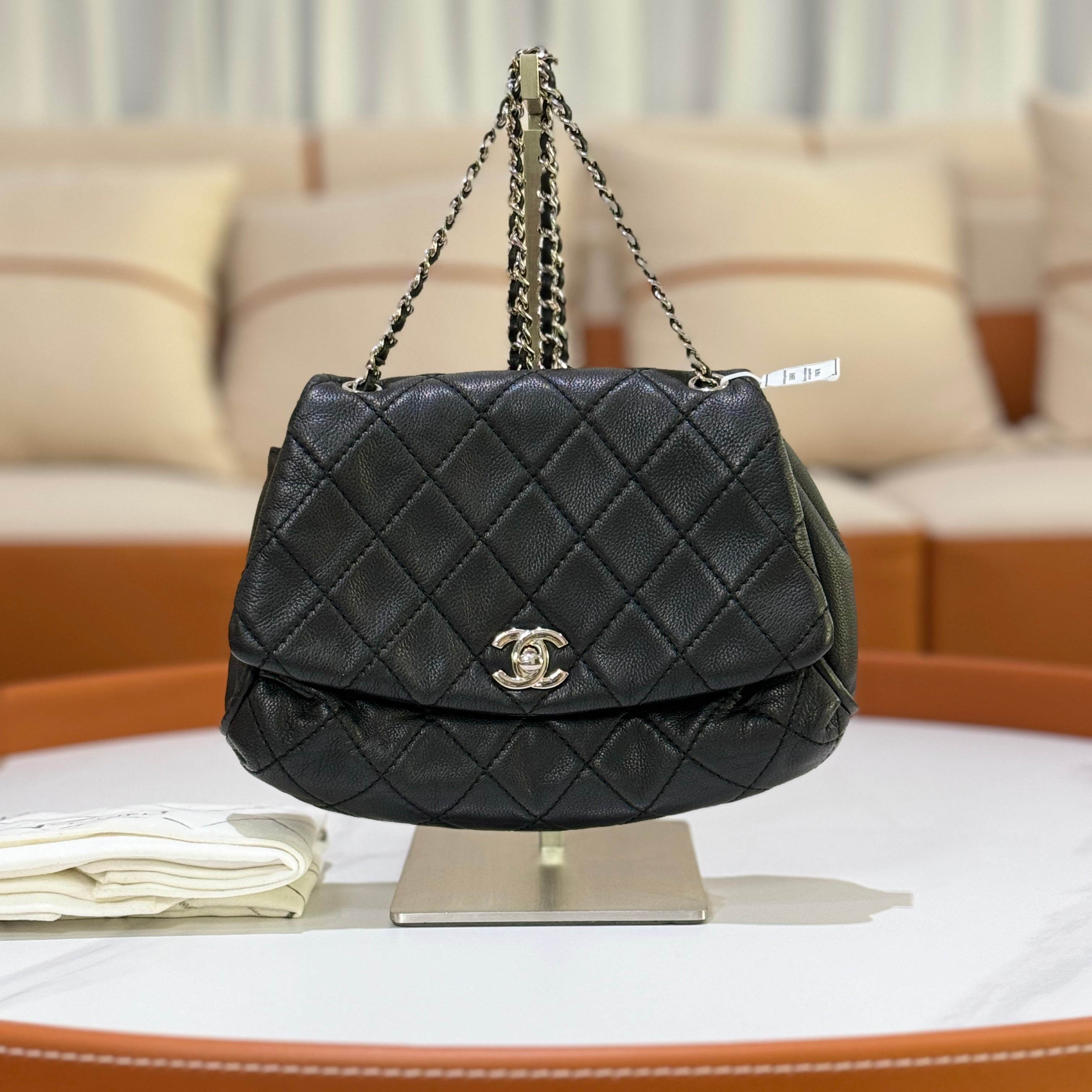 CHANEL SHOULDER BAG CALFSKIN BLACK