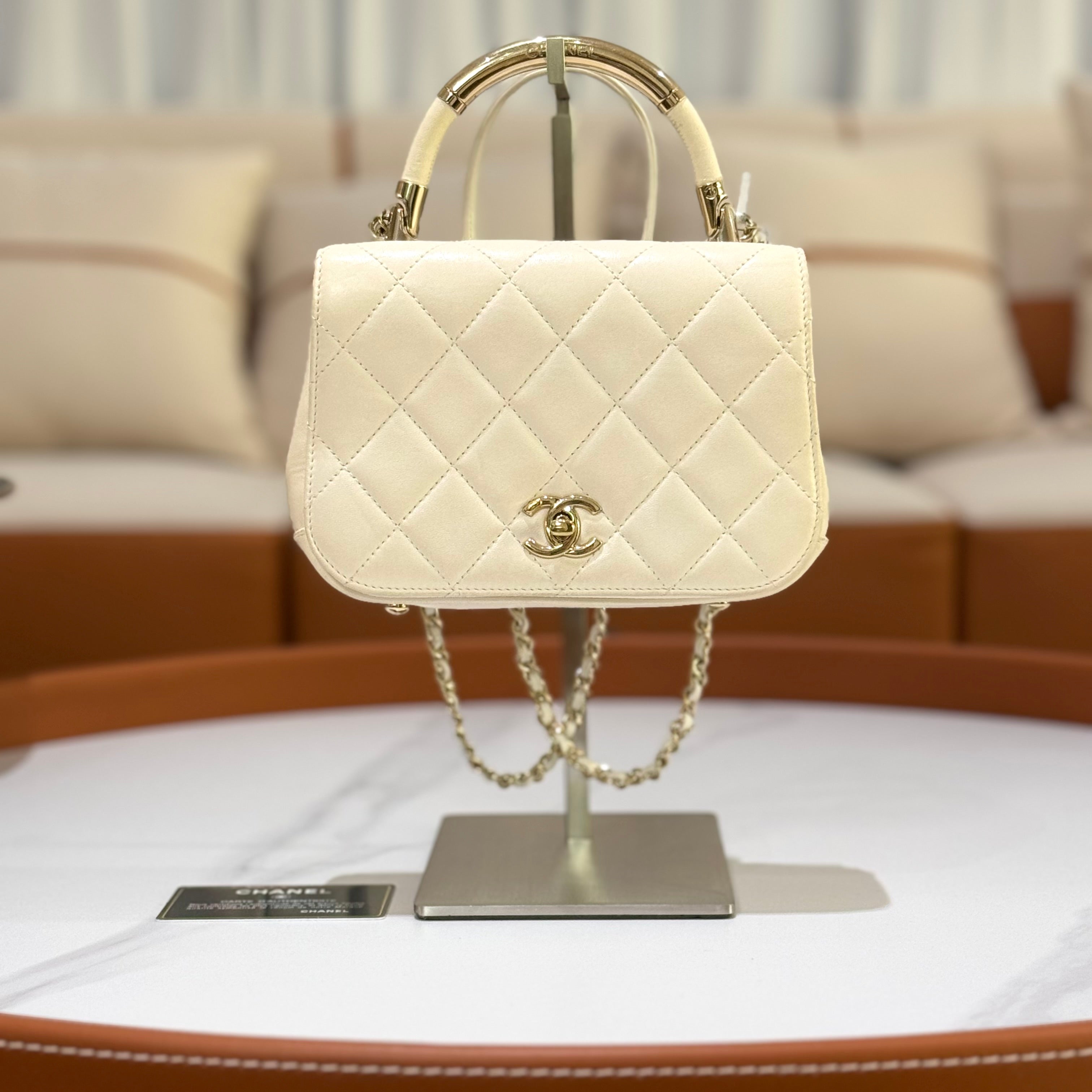 CHANEL HANDLE BAG WHITE