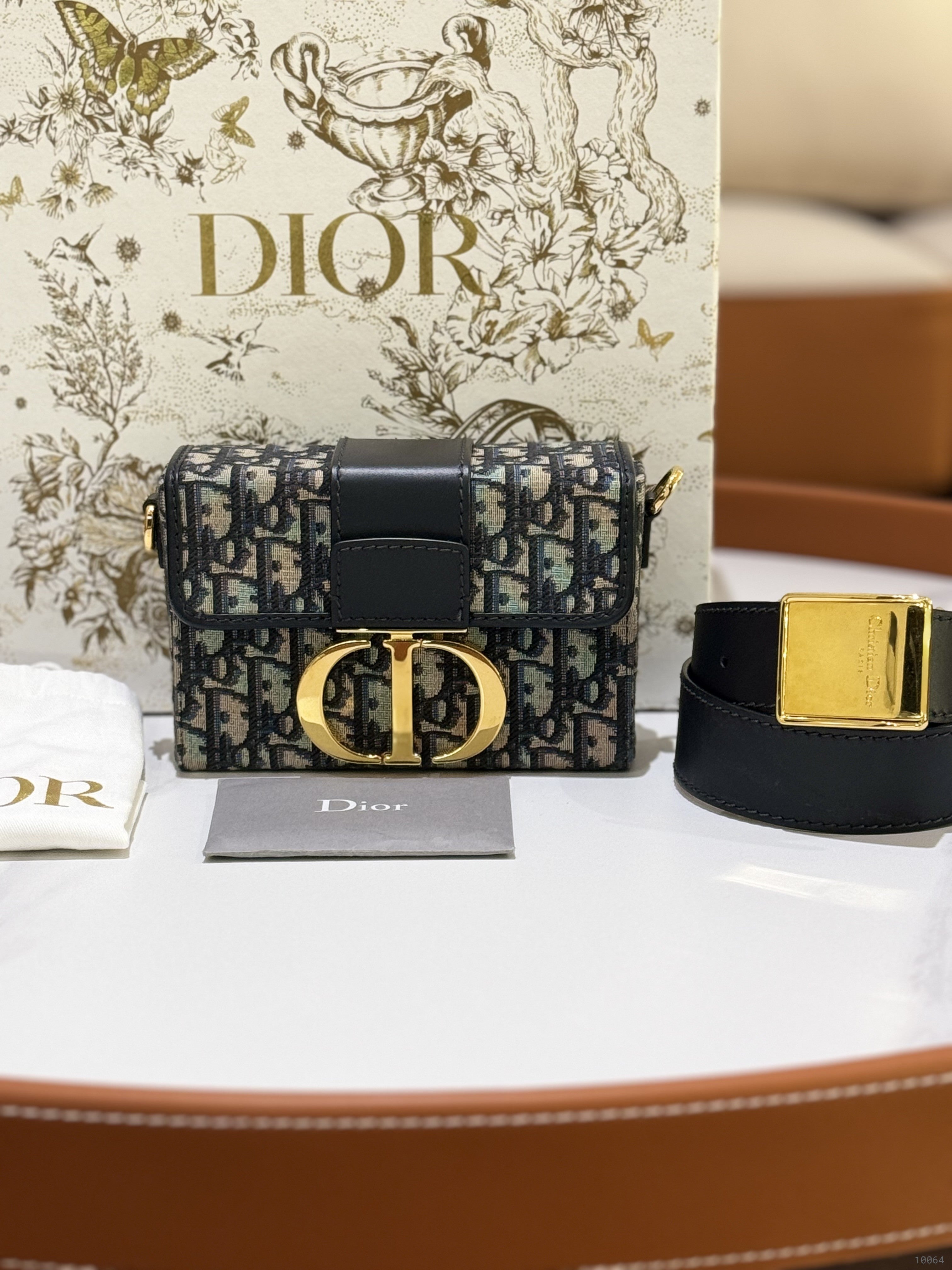 DIOR 30 MONTAIGNE MINI BOX BAG | COLLINS RAIN