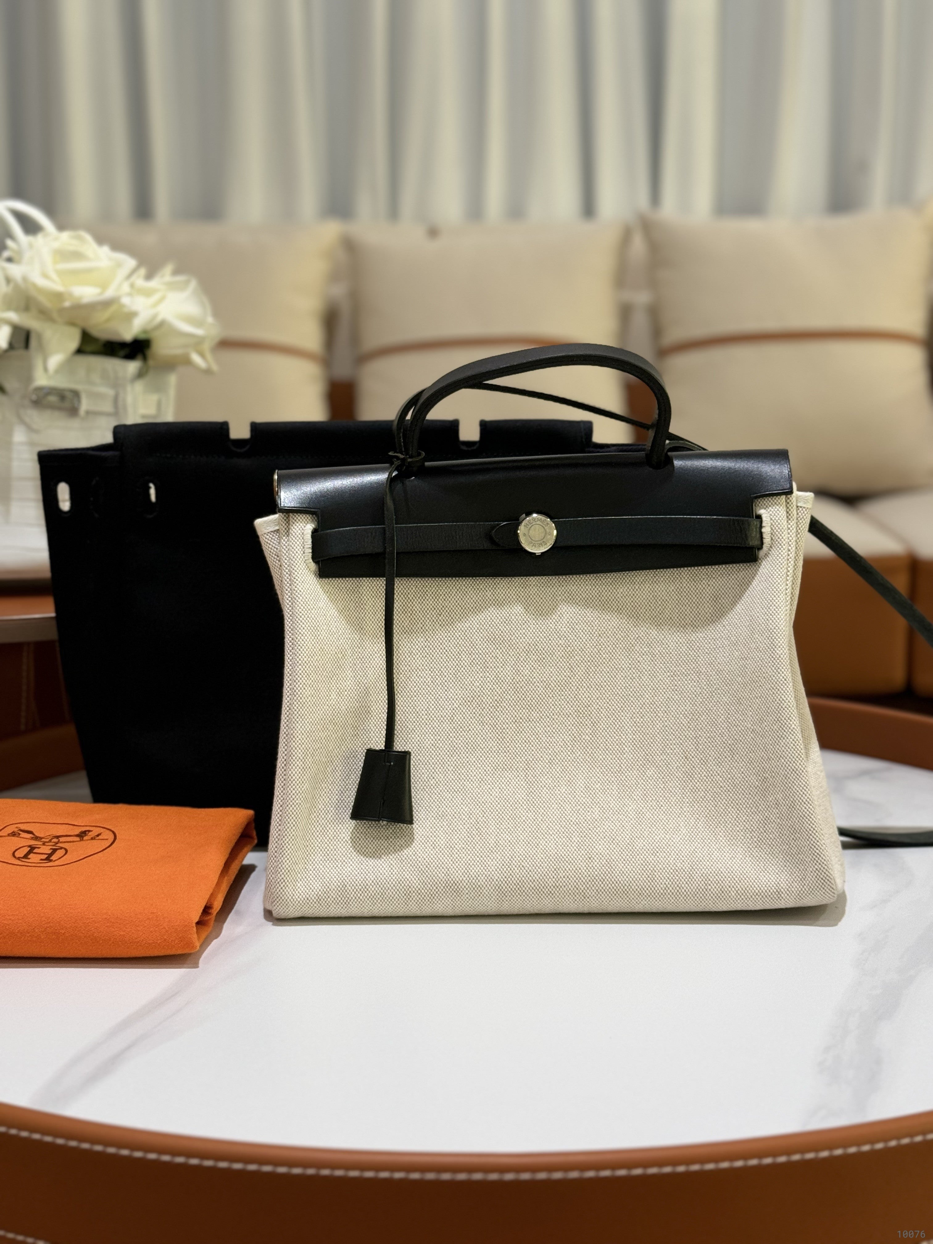 HERMES VINTAGE HERBAG 31 | COLLINS RAIN