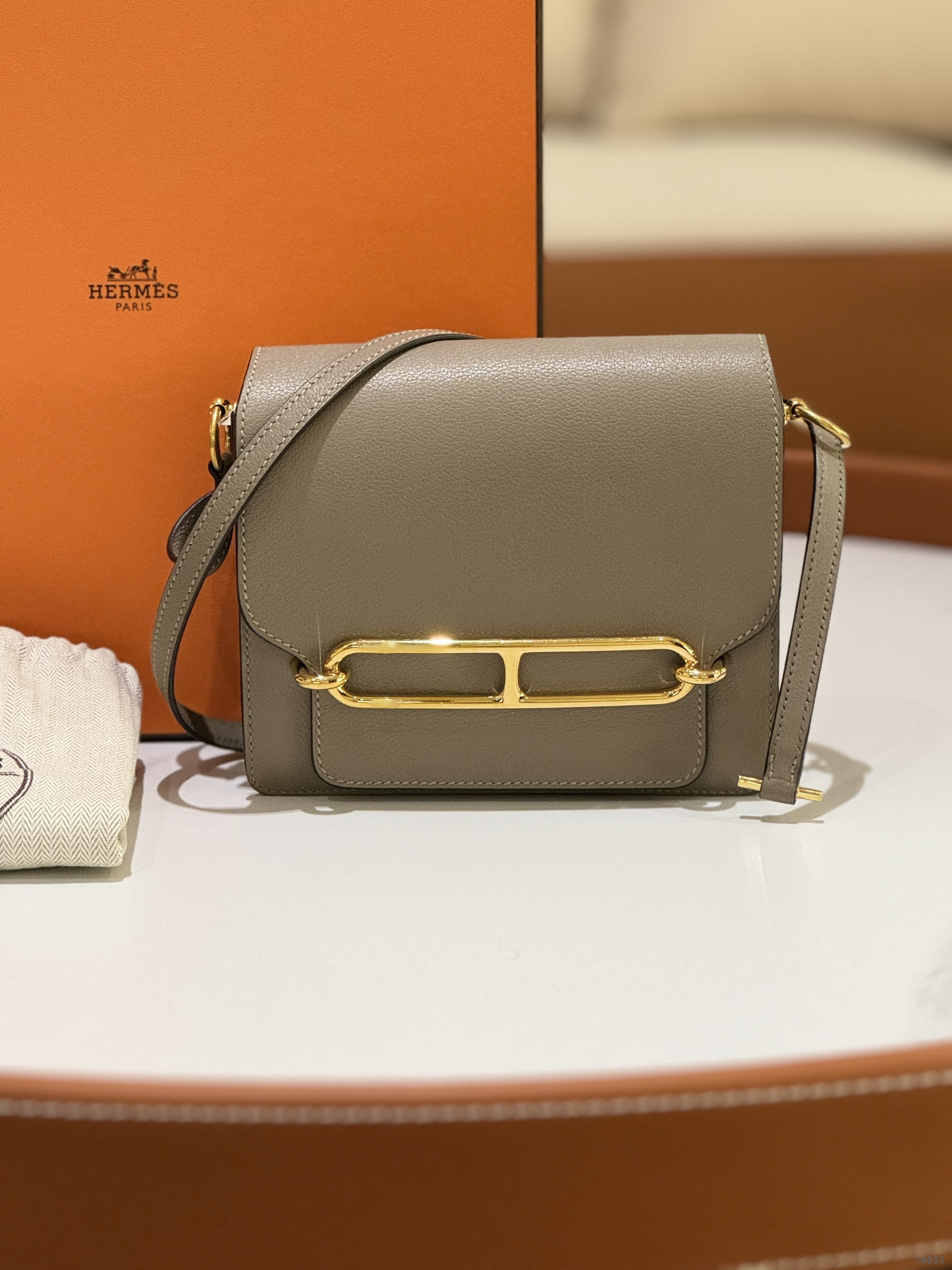 HERMES ROULIS MINI ELEPHANT GREY | COLLINS RAIN