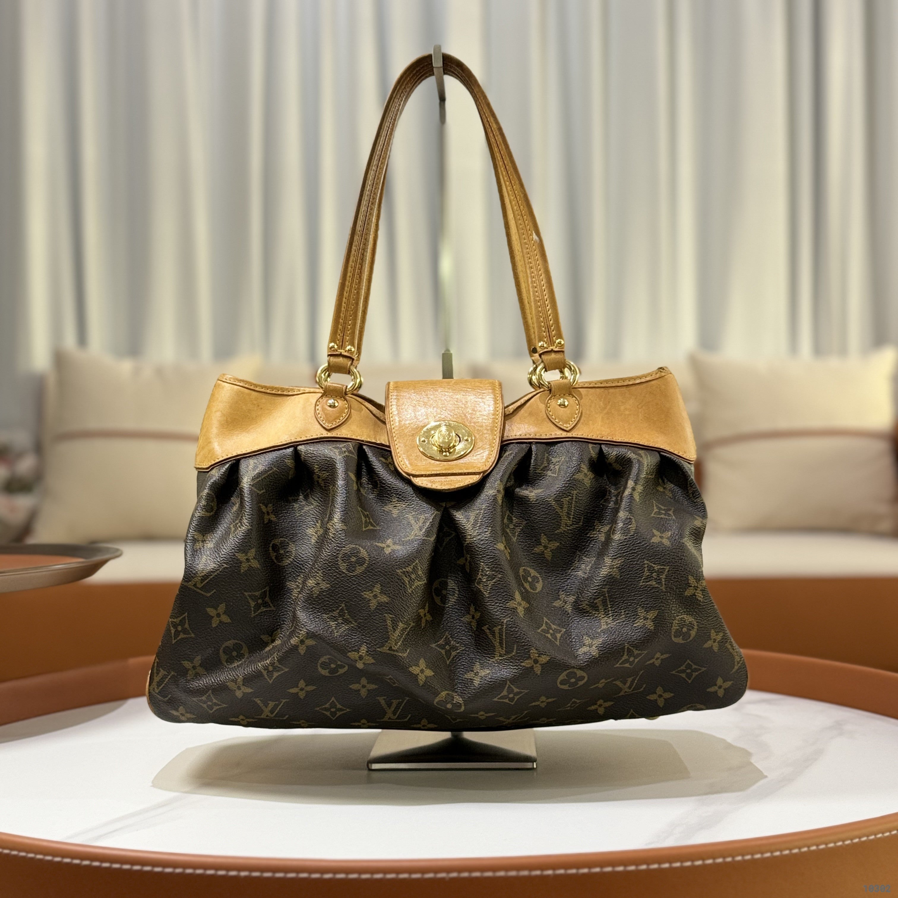 LOUIS VUITTON GOLDEN BEAN SHOULDER BAG