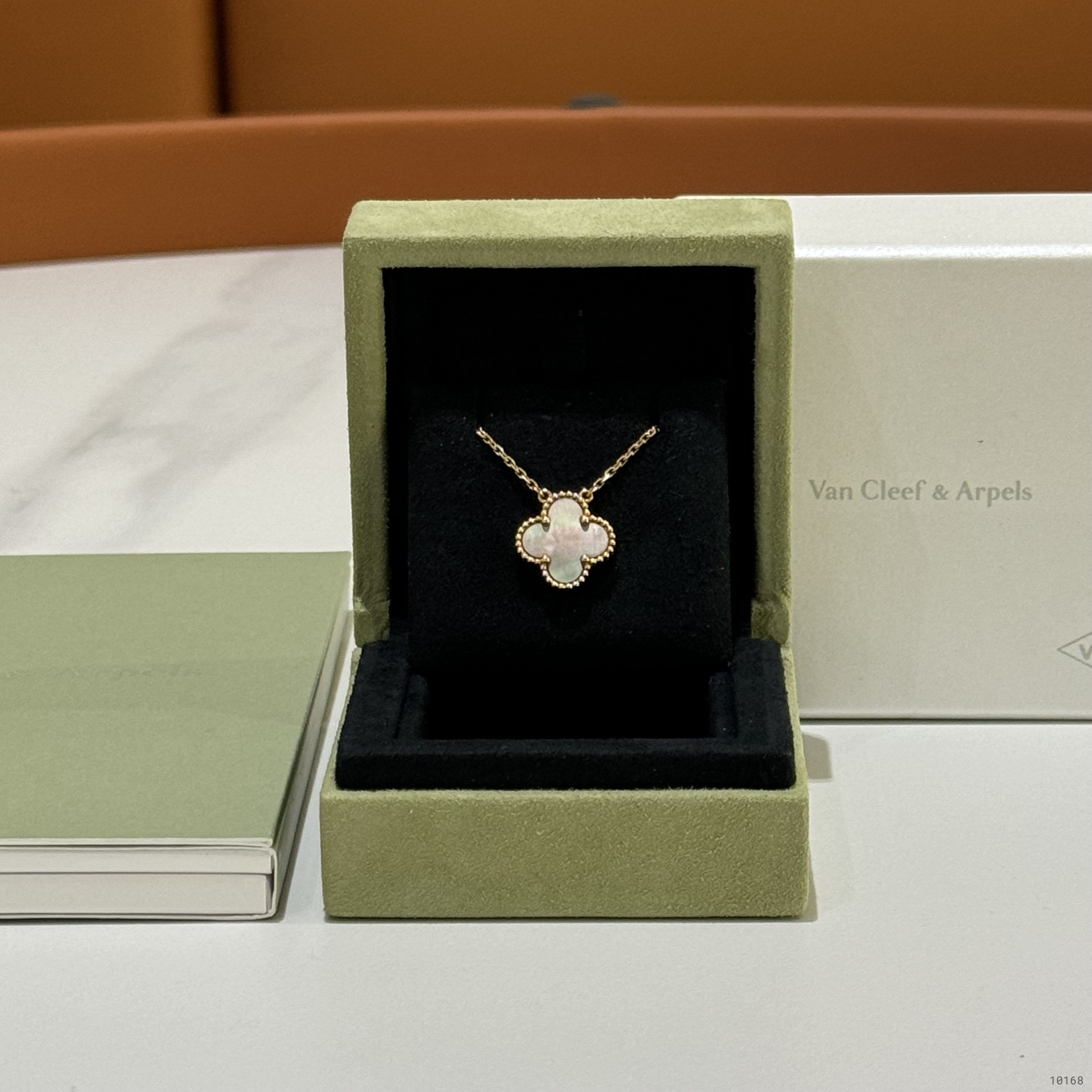 VAN CLEEF & ARPELS VINTAGE ALHAMBRA PENDANT IN GREY MOTHER OF PEARL / ROSE GOLD | COLLINS RAIN