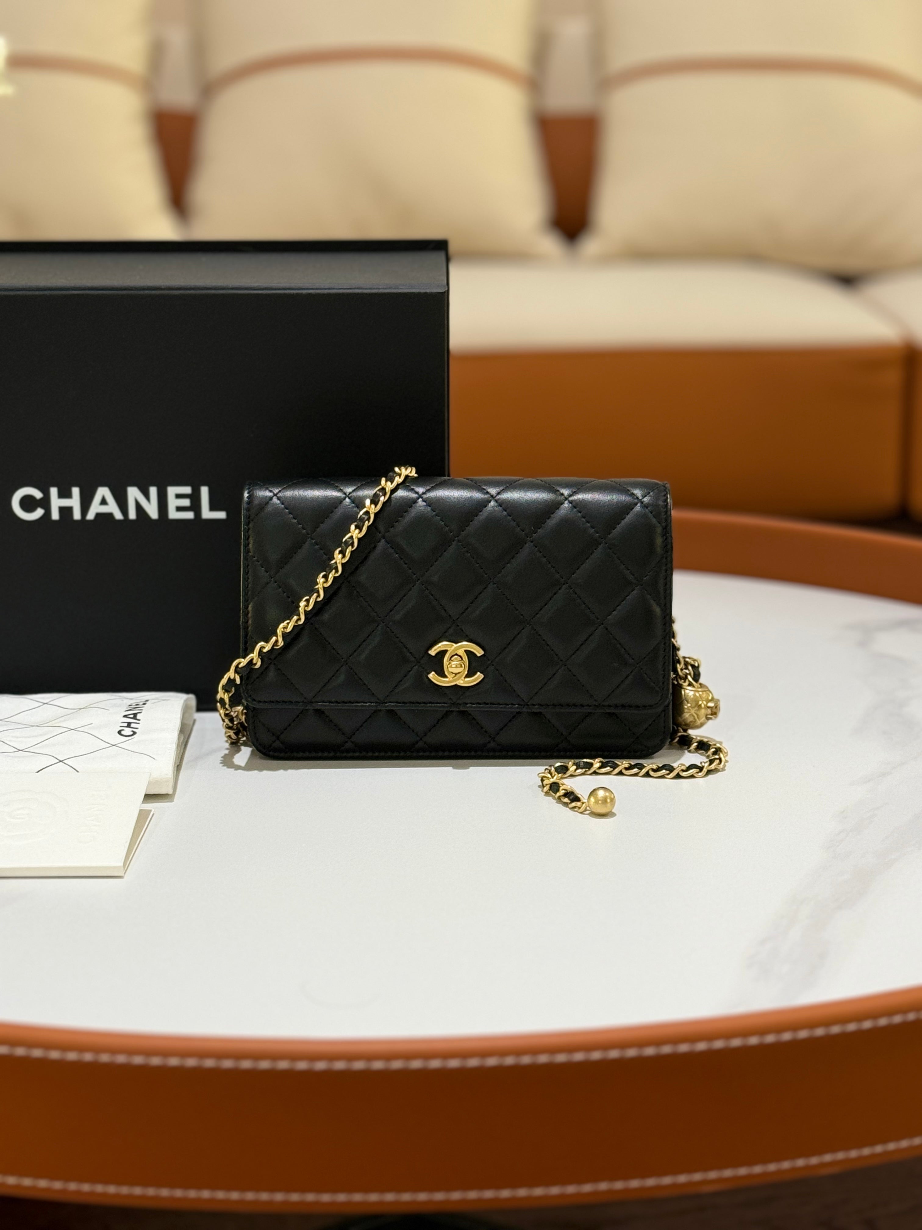 CHANEL WALLET ON CHAIN WITH PEARL CRUSH | COLLINS RAIN