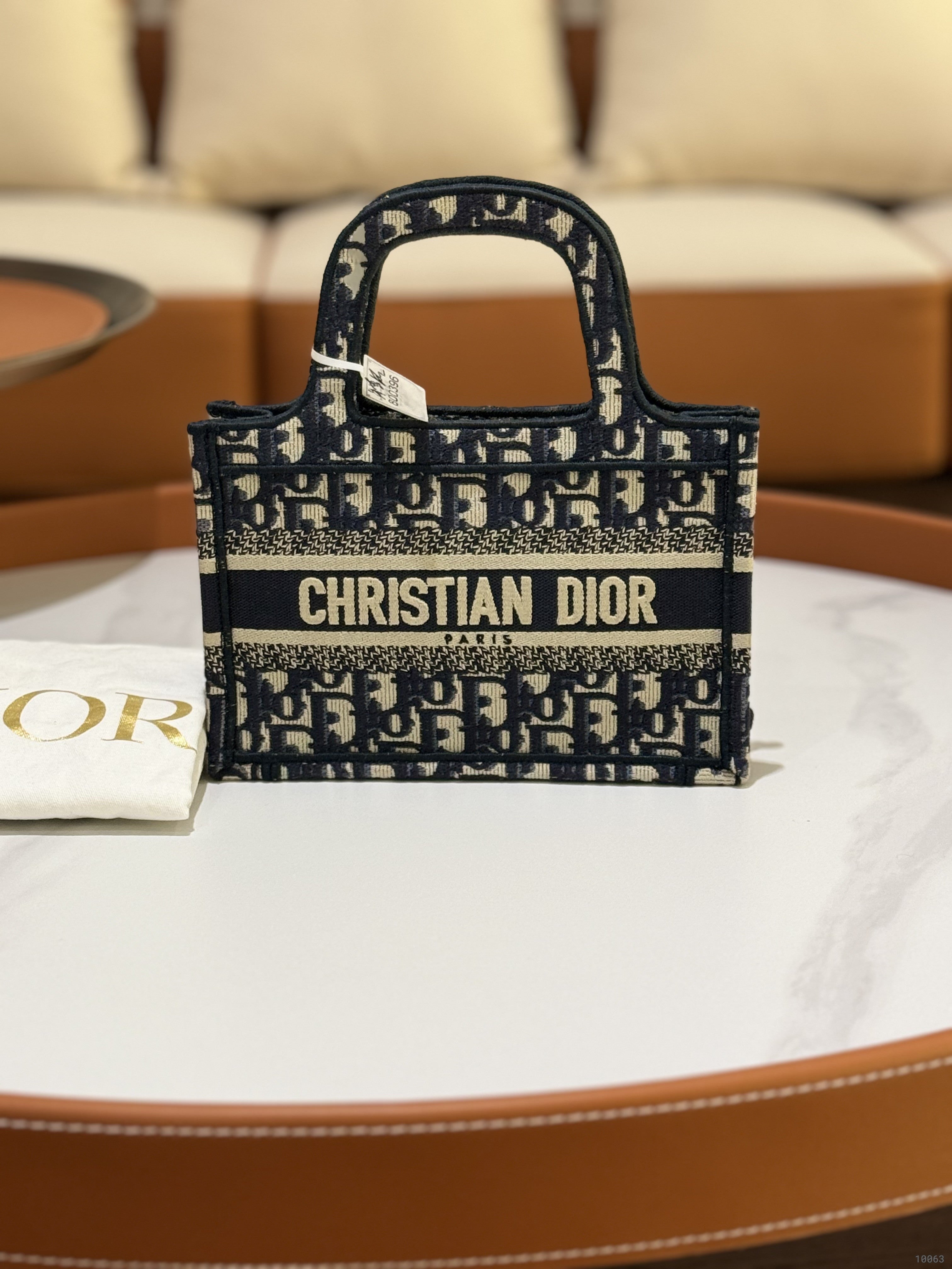 DIOR BOOK TOTE MINI SIZE | COLLINS RAIN