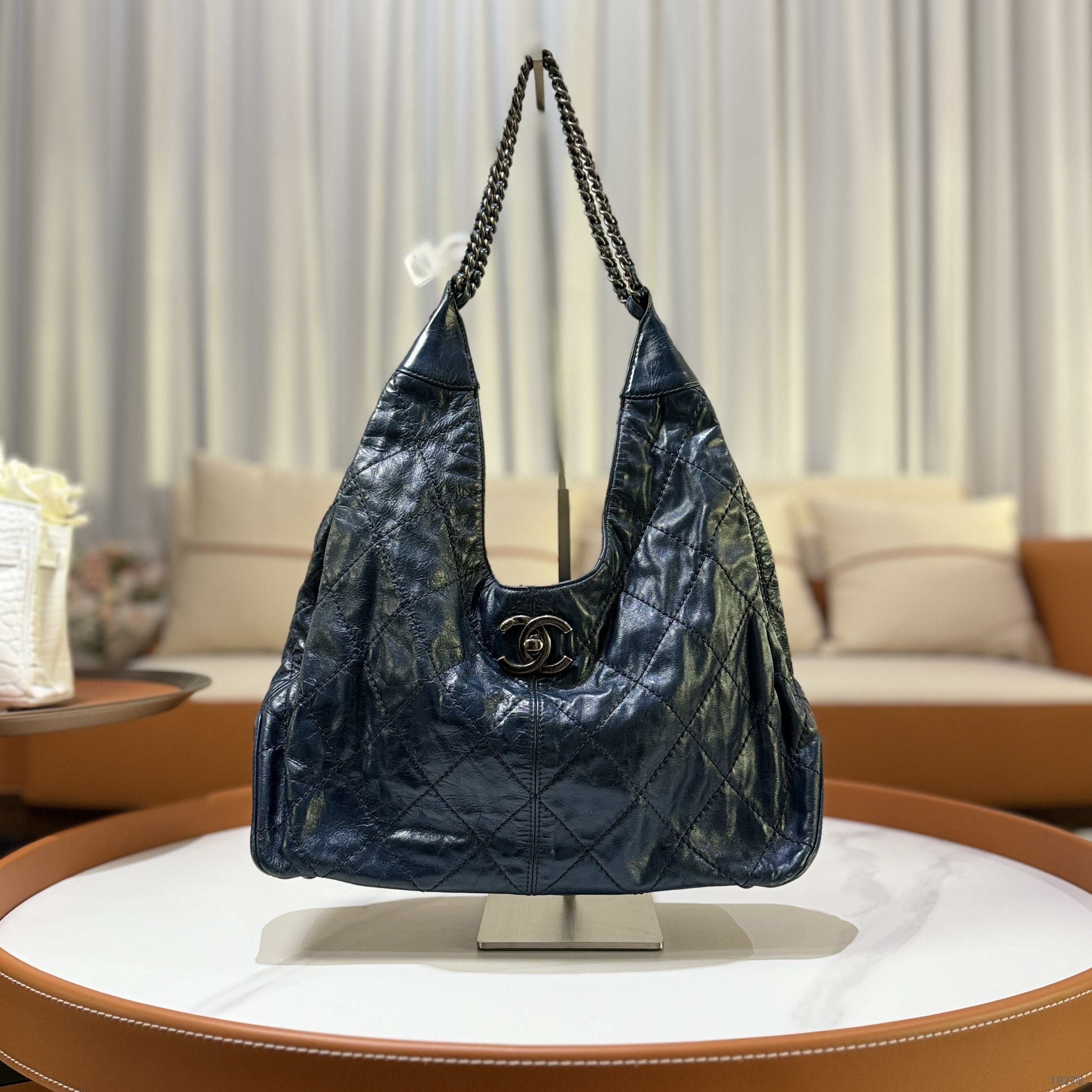 CHANEL VINTAGE HOBO BAG NAVY CALFSKIN OIL-WAX LEATHER