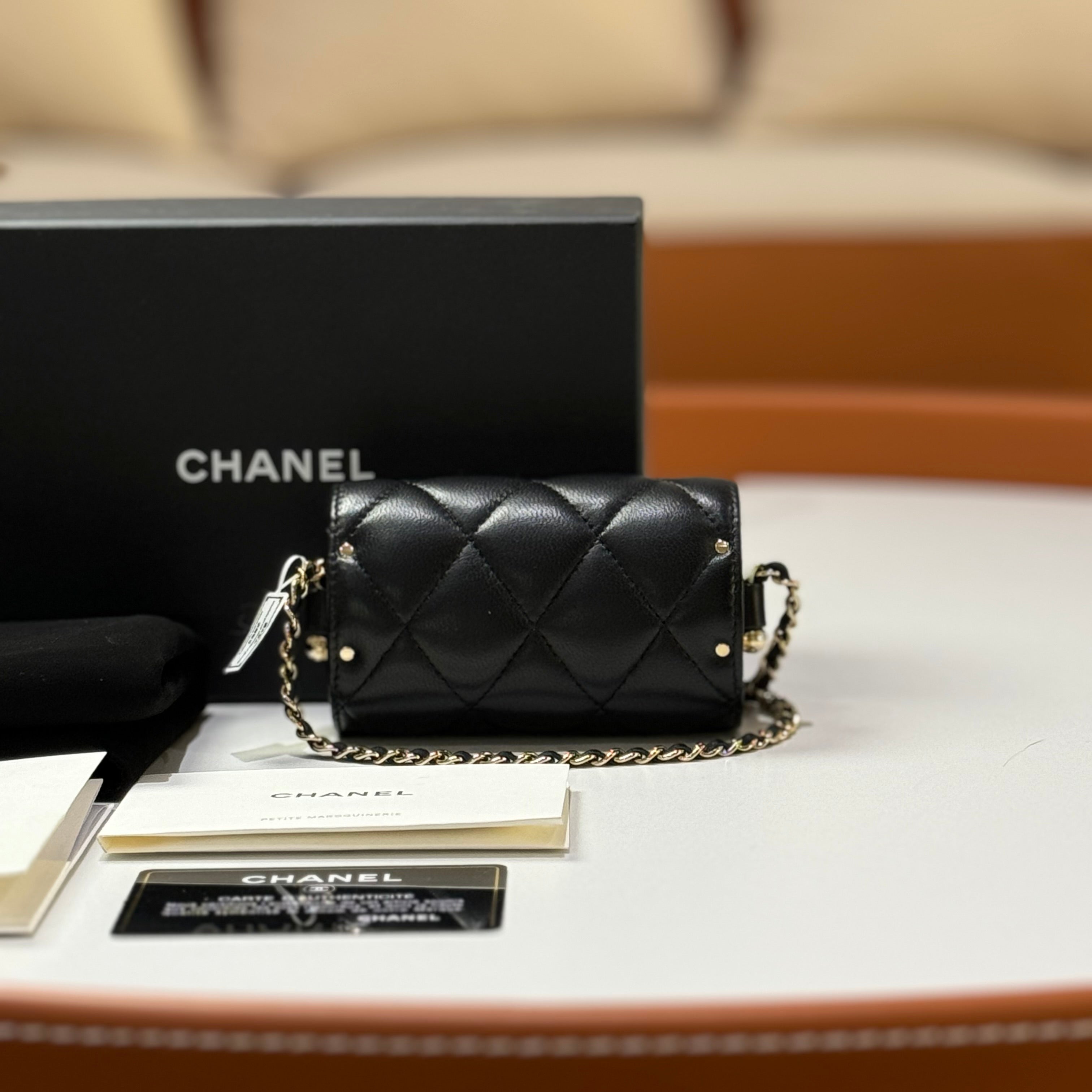 CHANEL LIPSTICK CYLINDER BAG IN BLACK WITH GOLD CHAIN | COLLINS RAIN