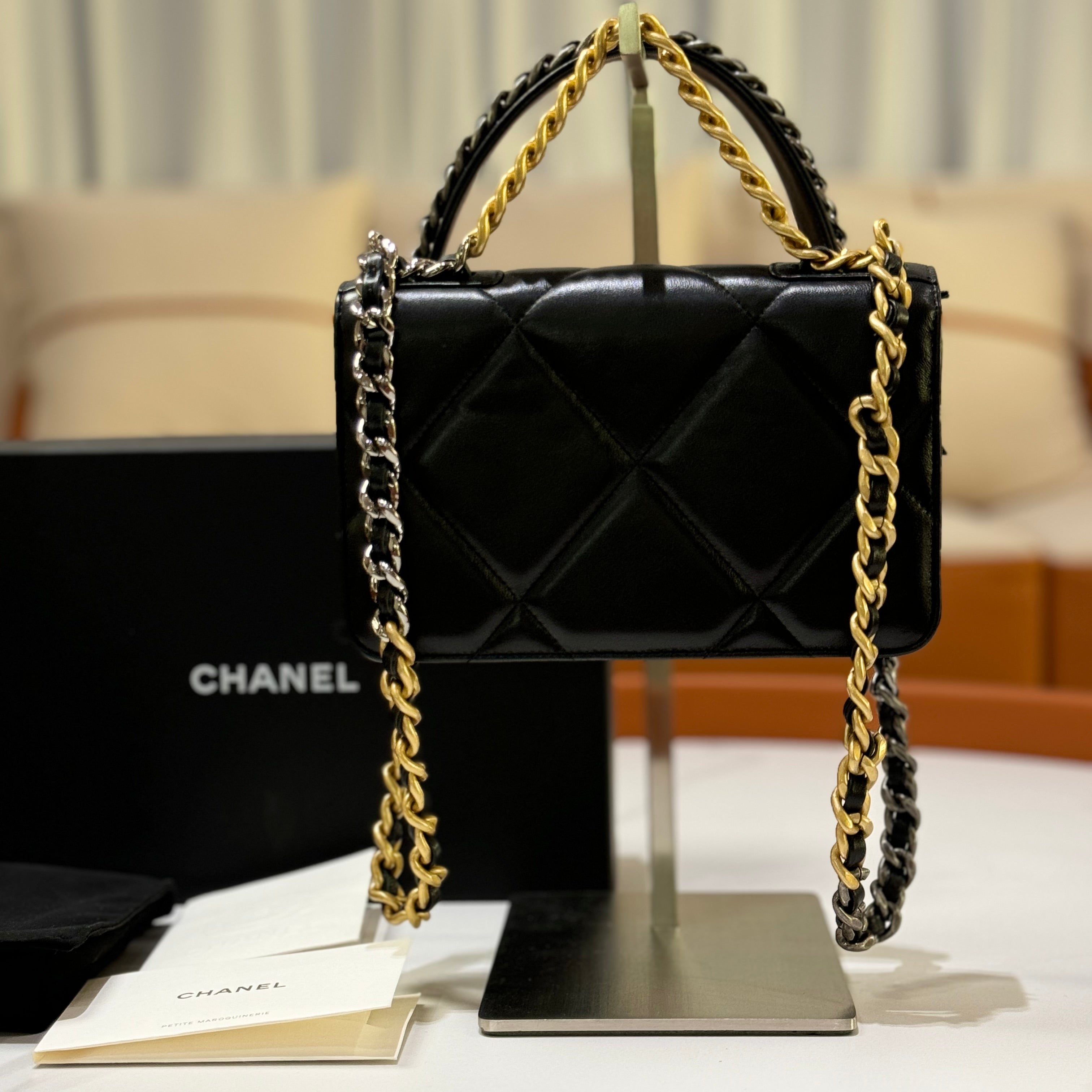 CHANEL 19 BAG WOC | COLLINS RAIN