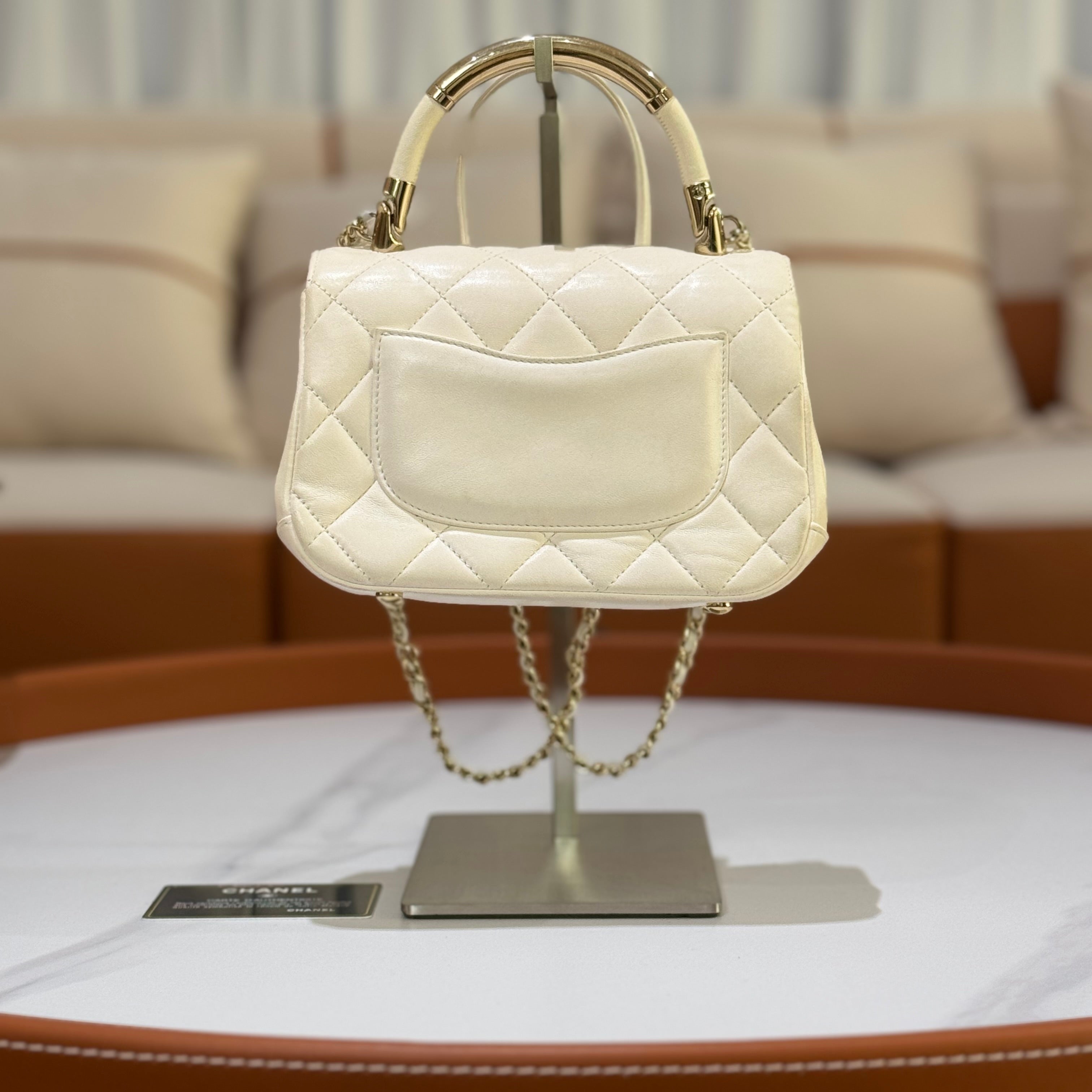 CHANEL HANDLE BAG WHITE