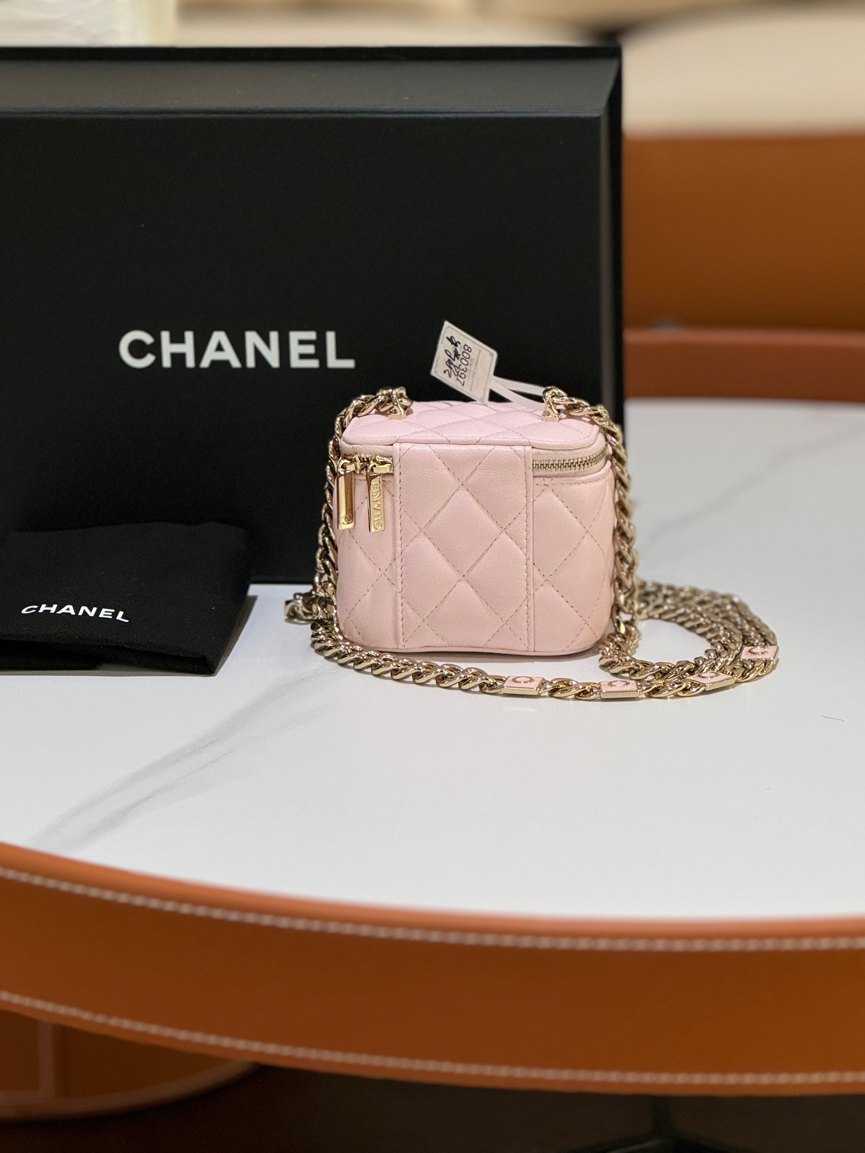 CHANEL BOX BAG PINK LAMBSKIN WITH GOLD CHAIN | COLLINS RAIN