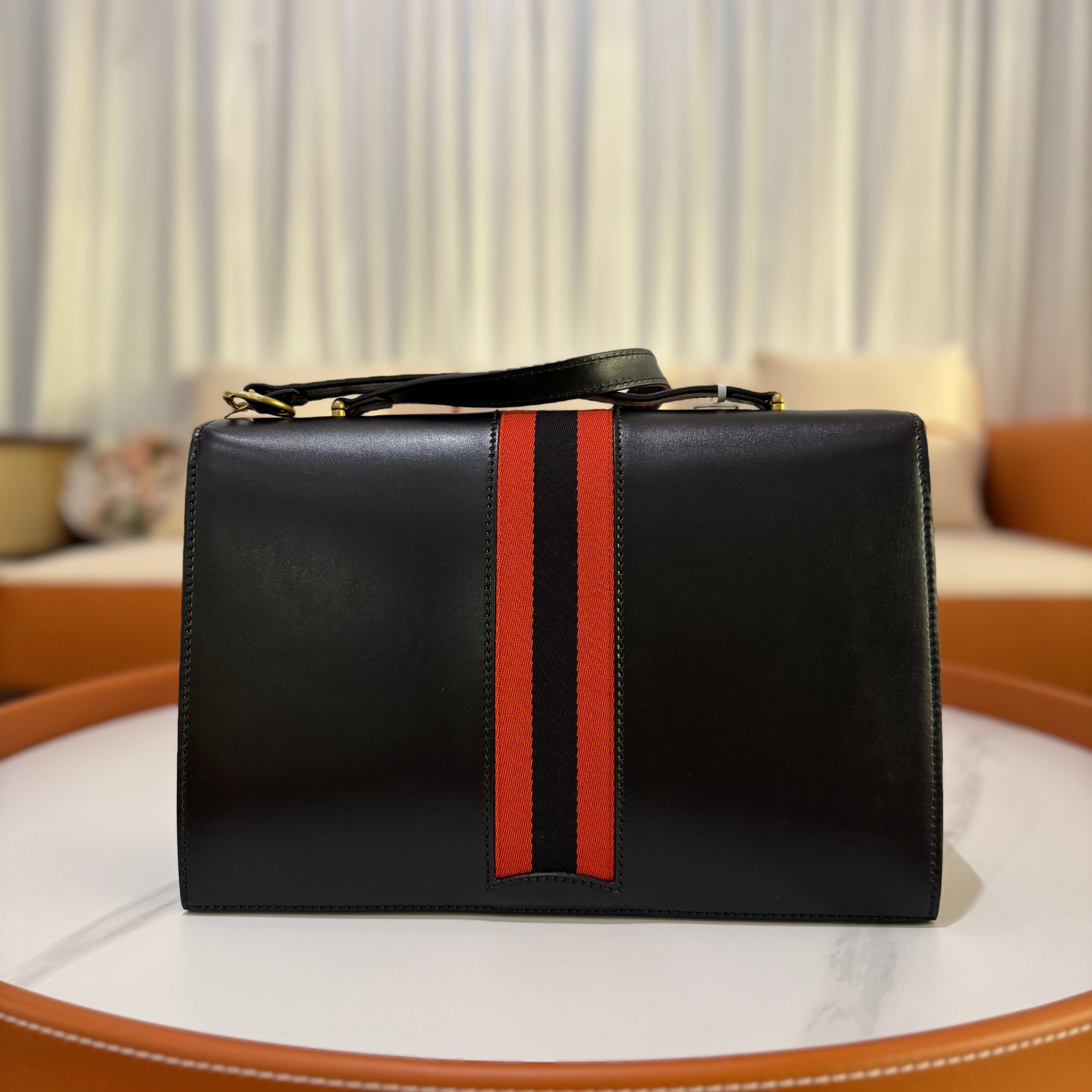 GUCCI BLACK SHOULDER BAG