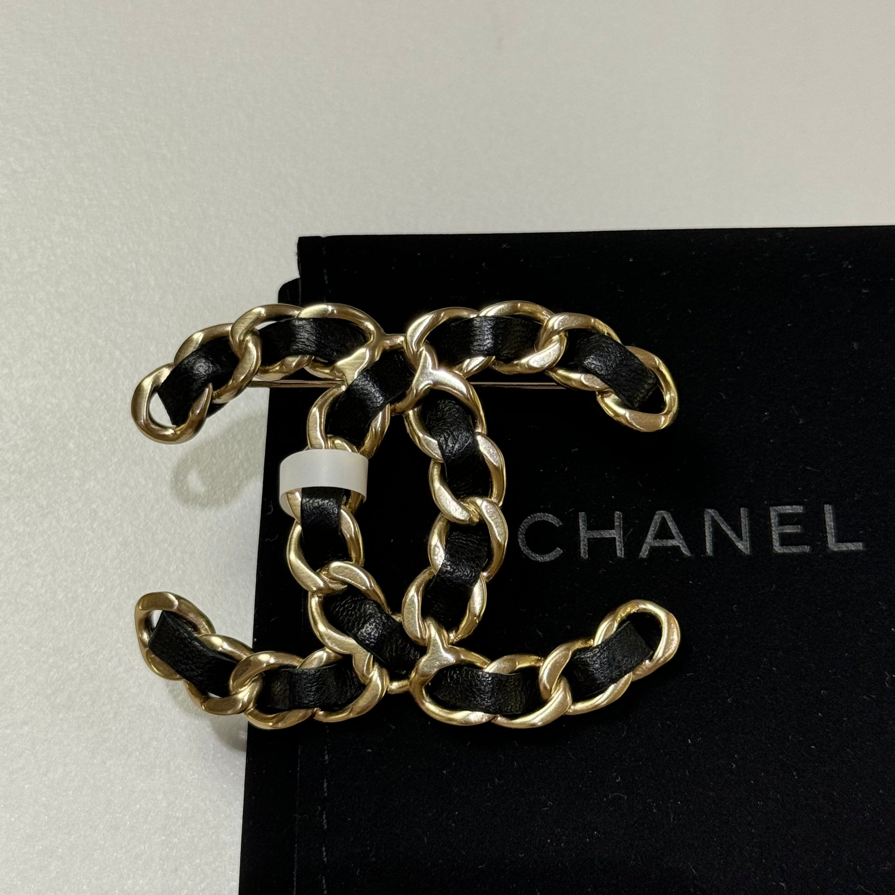 CHANEL CLASSIC DOUBLE C BROOCH (RARE AND DISCONTINUED) | COLLINS RAIN