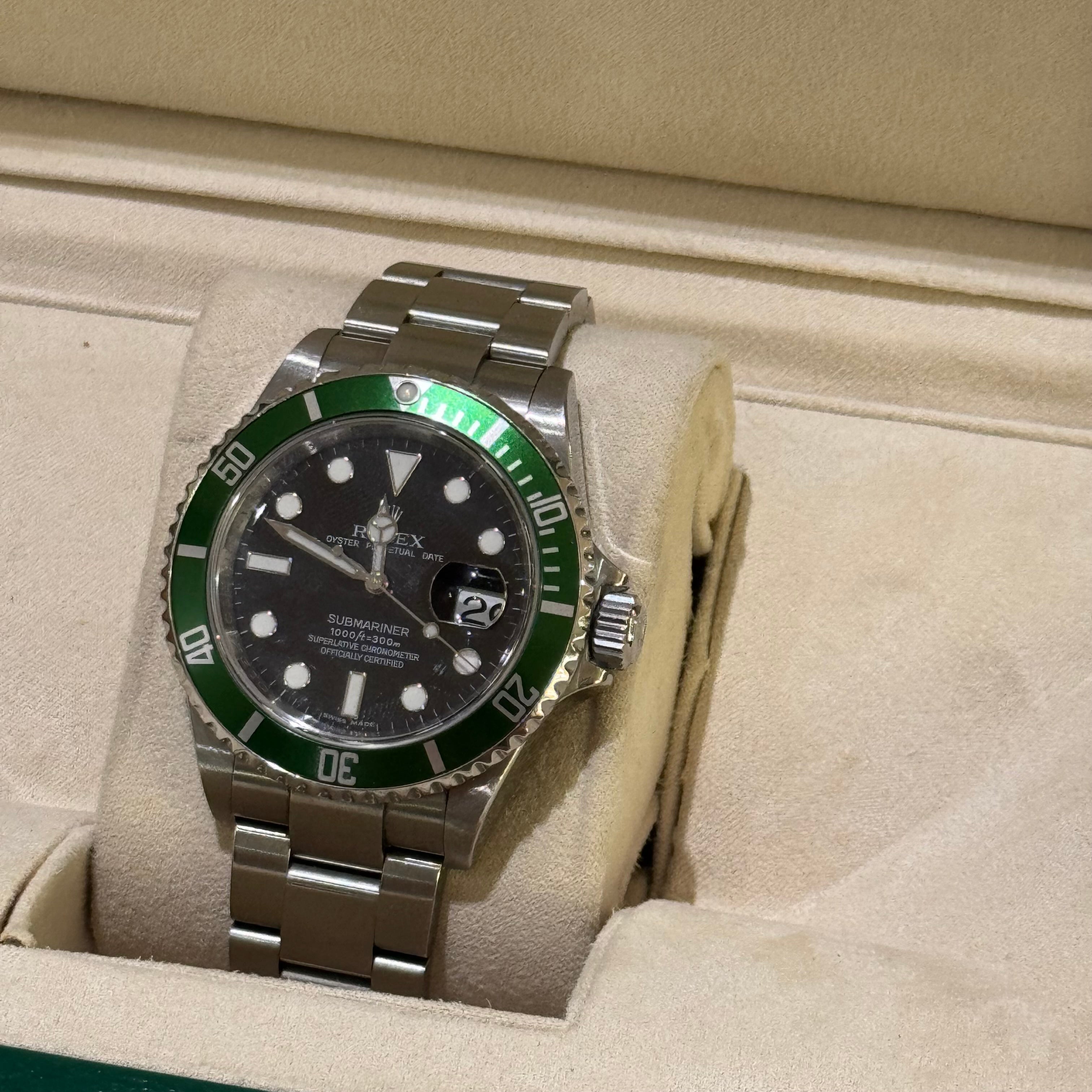 ROLEX SUBMARINER 116610LV "HULK"