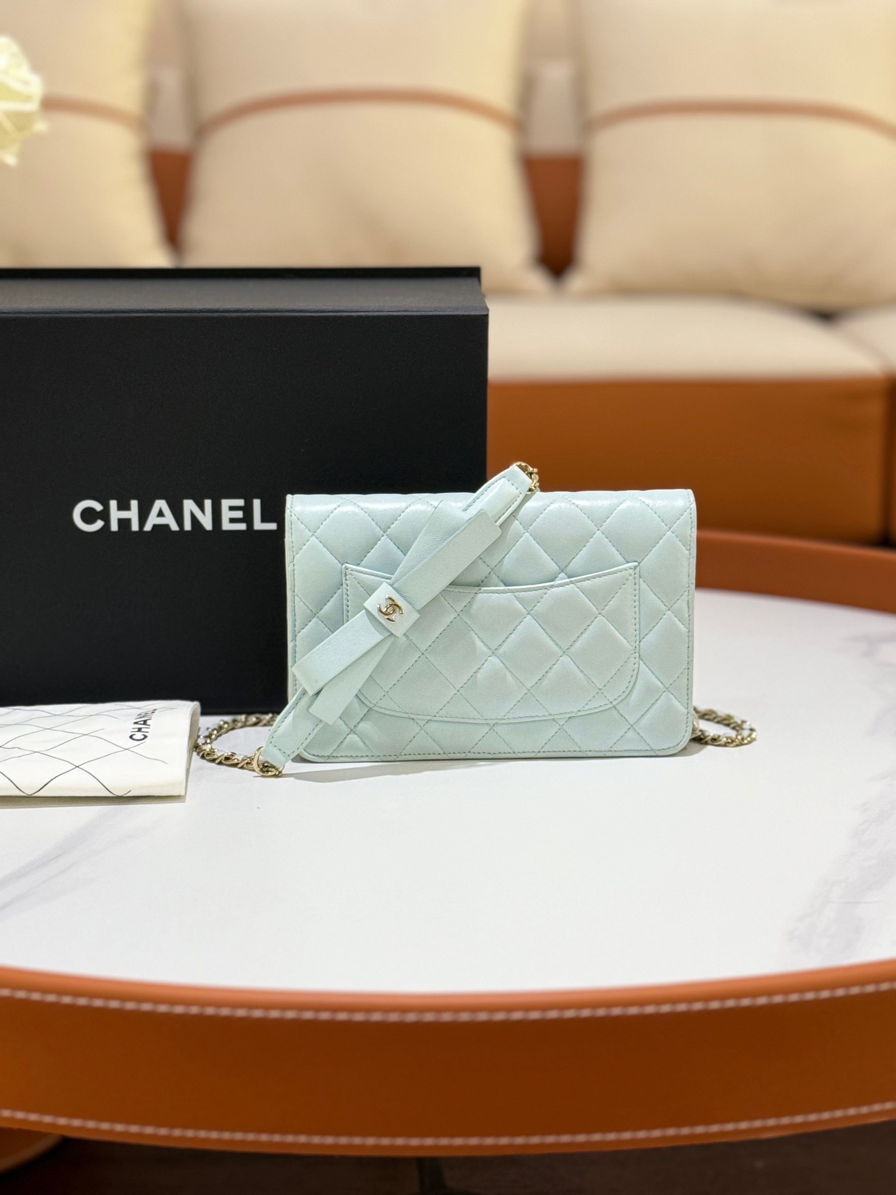 CHANEL WALLET ON CHAIN BLUE LAMBSKIN | COLLINS RAIN