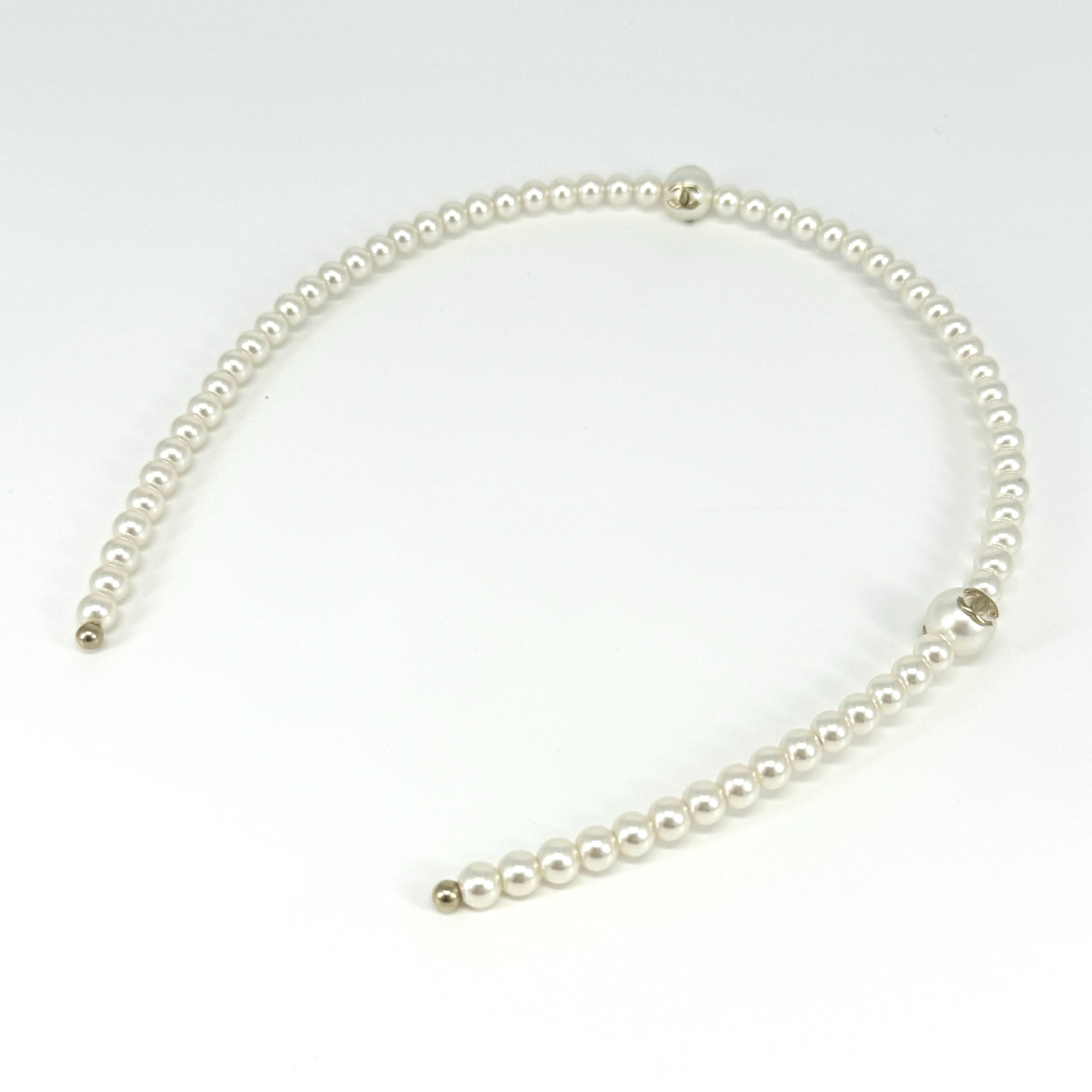 CHANEL WHITE PEARL HEADBAND