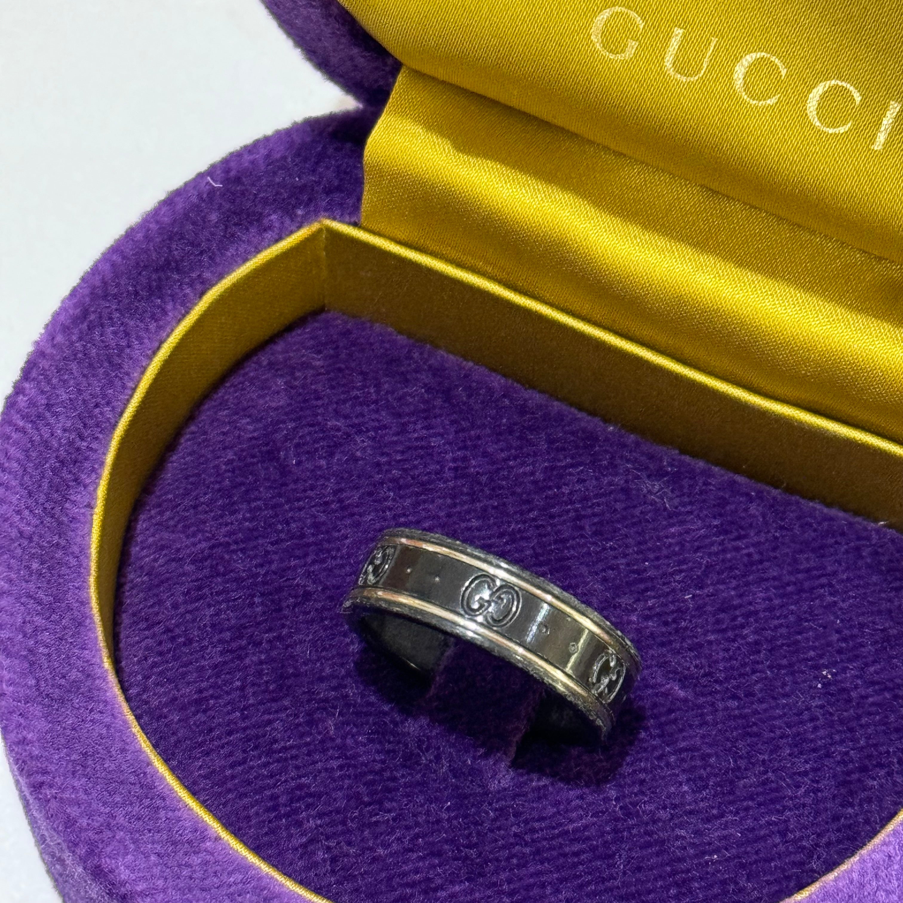 GUCCI ICON THIN BAND IN WHITE GOLD | COLLINS RAIN