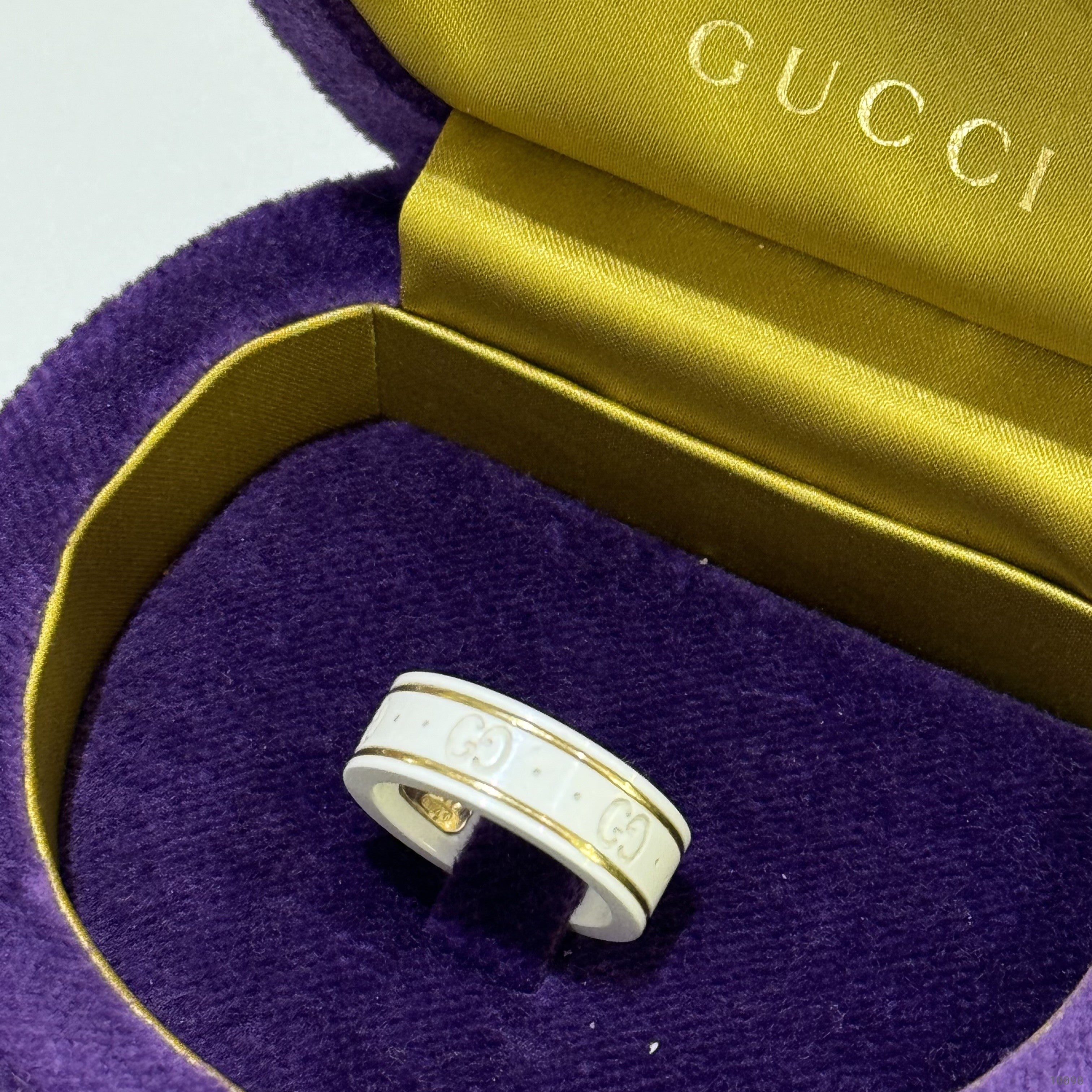 GUCCI ICON RING WITH YELLOW GOLD | COLLINS RAIN