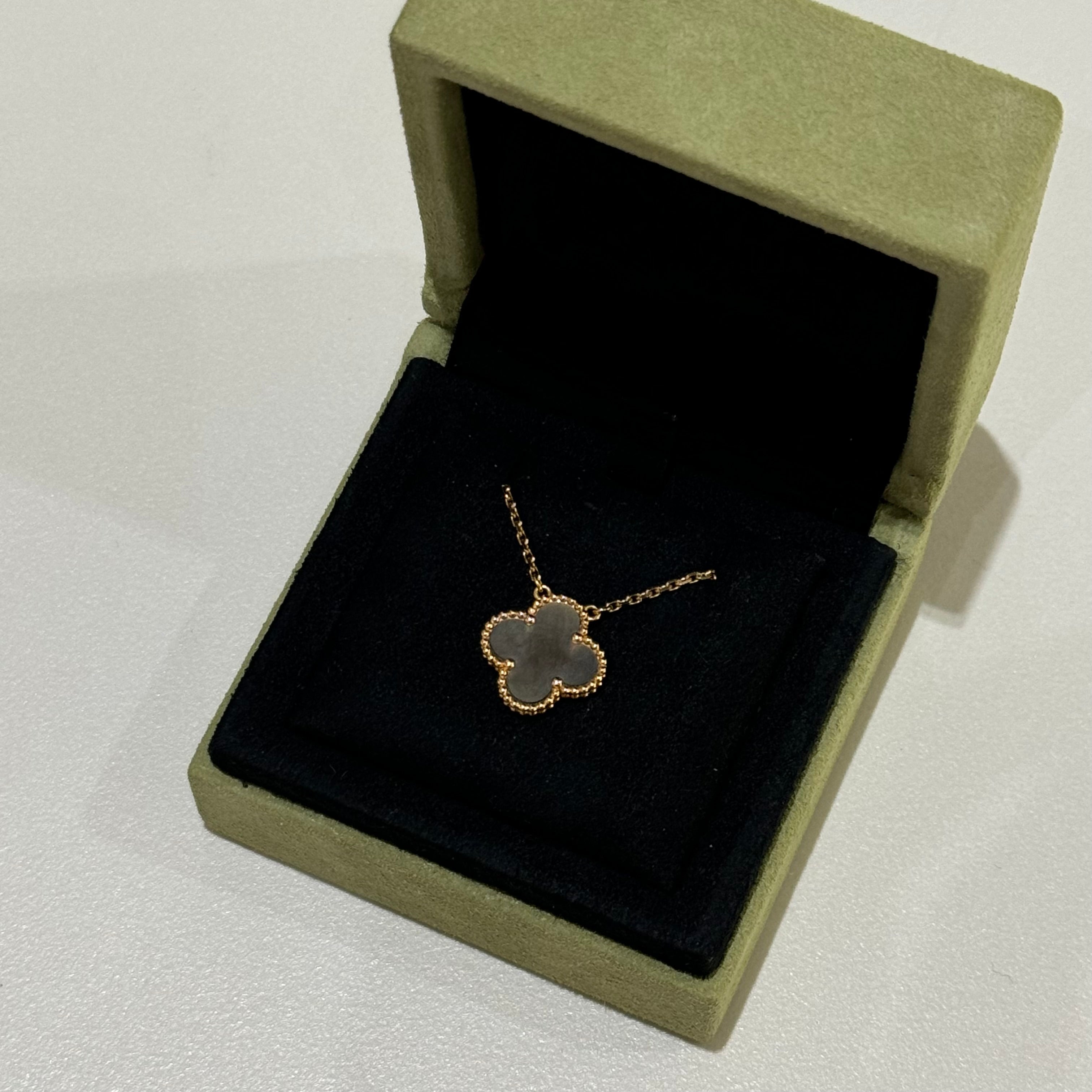 VAN CLEEF & ARPELS VINTAGE ALHAMBRA PENDANT IN GREY MOTHER OF PEARL / ROSE GOLD | COLLINS RAIN