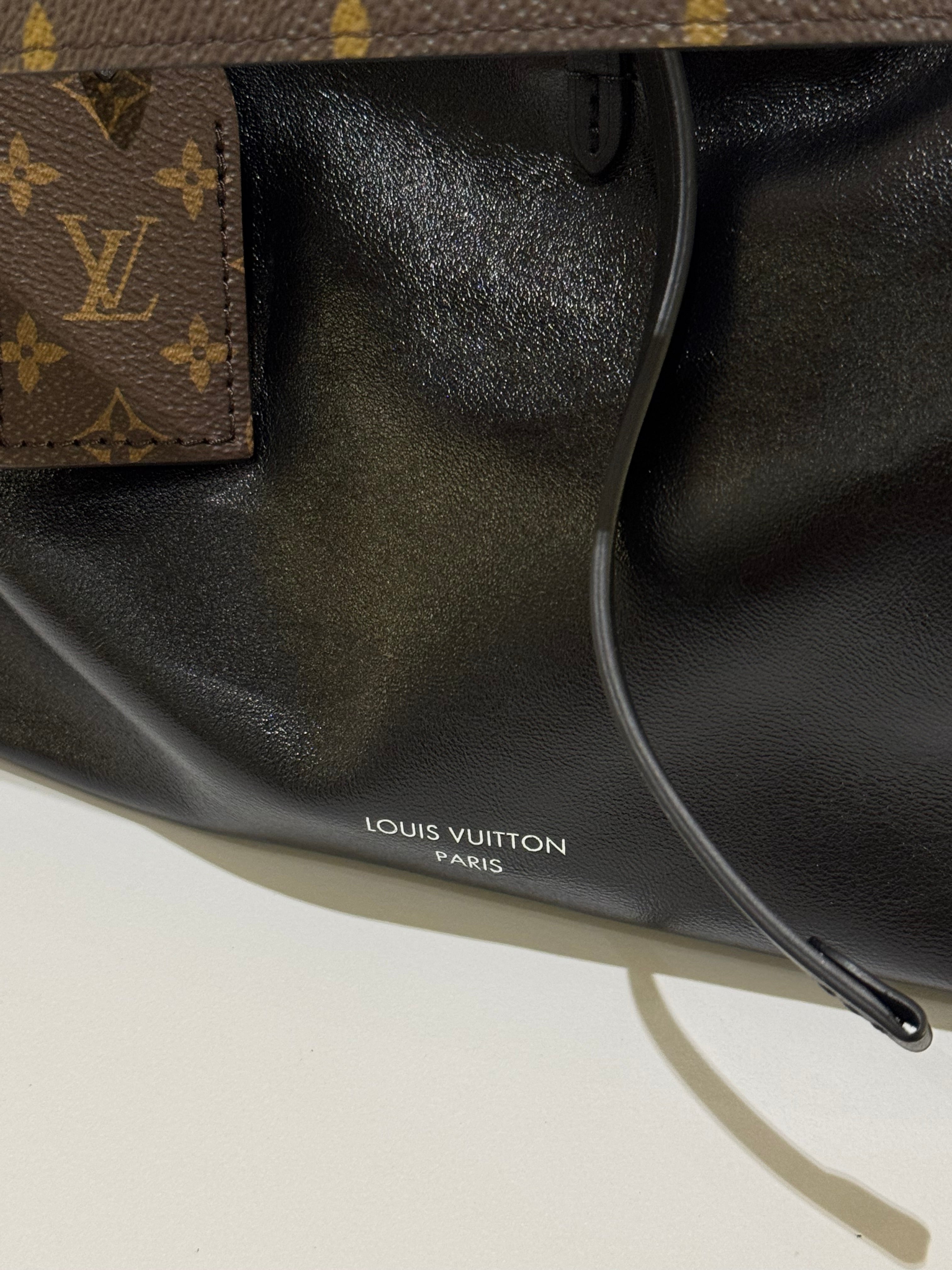 LOUIS VUITTON CARRYALL LAMBSKIN BLACK WARRIOR