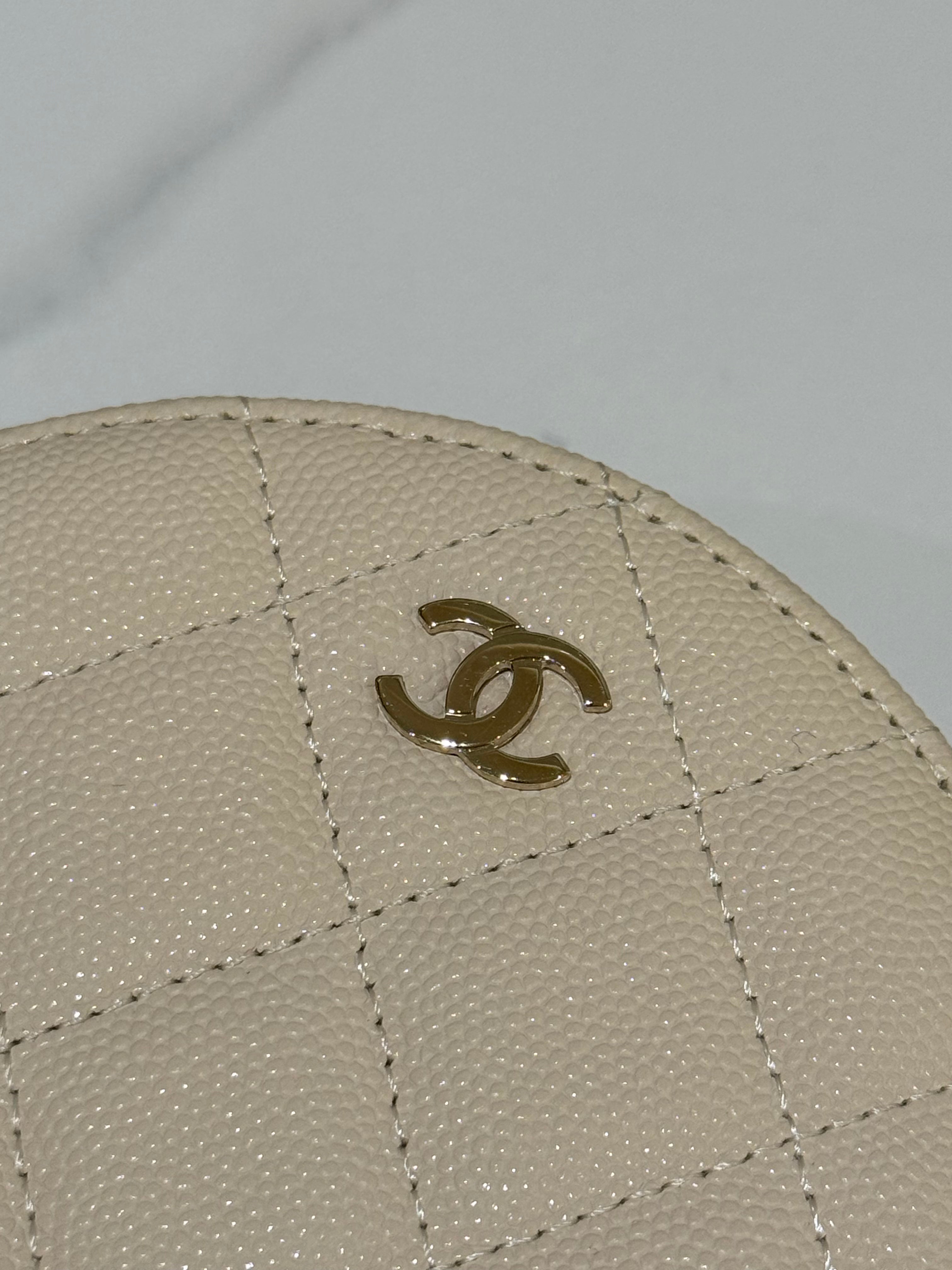 CHANEL ROUND CAKE BAG WHITE CALFSKIN WITH GOLD CHAIN | COLLINS RAIN