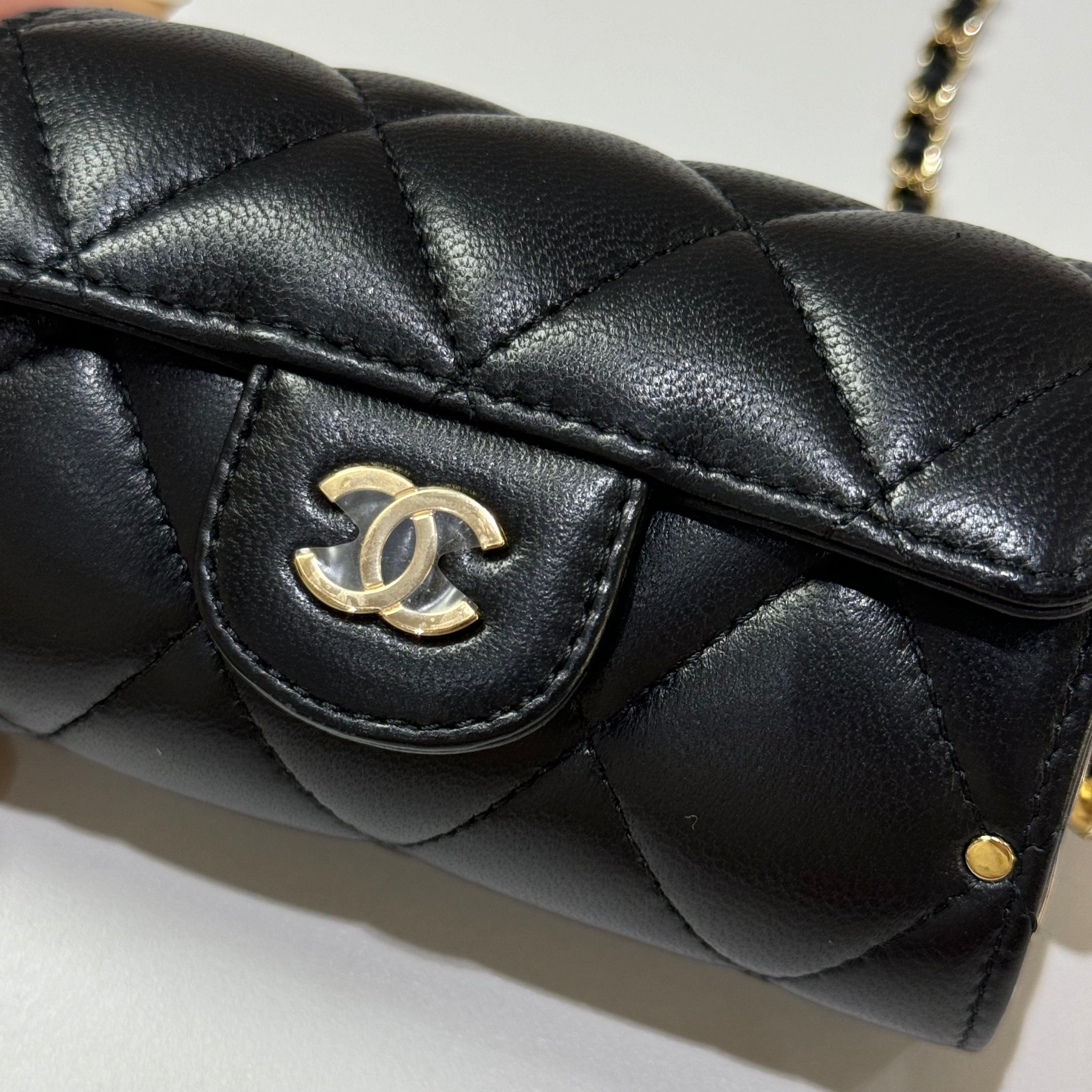 CHANEL LIPSTICK CYLINDER BAG IN BLACK WITH GOLD CHAIN | COLLINS RAIN