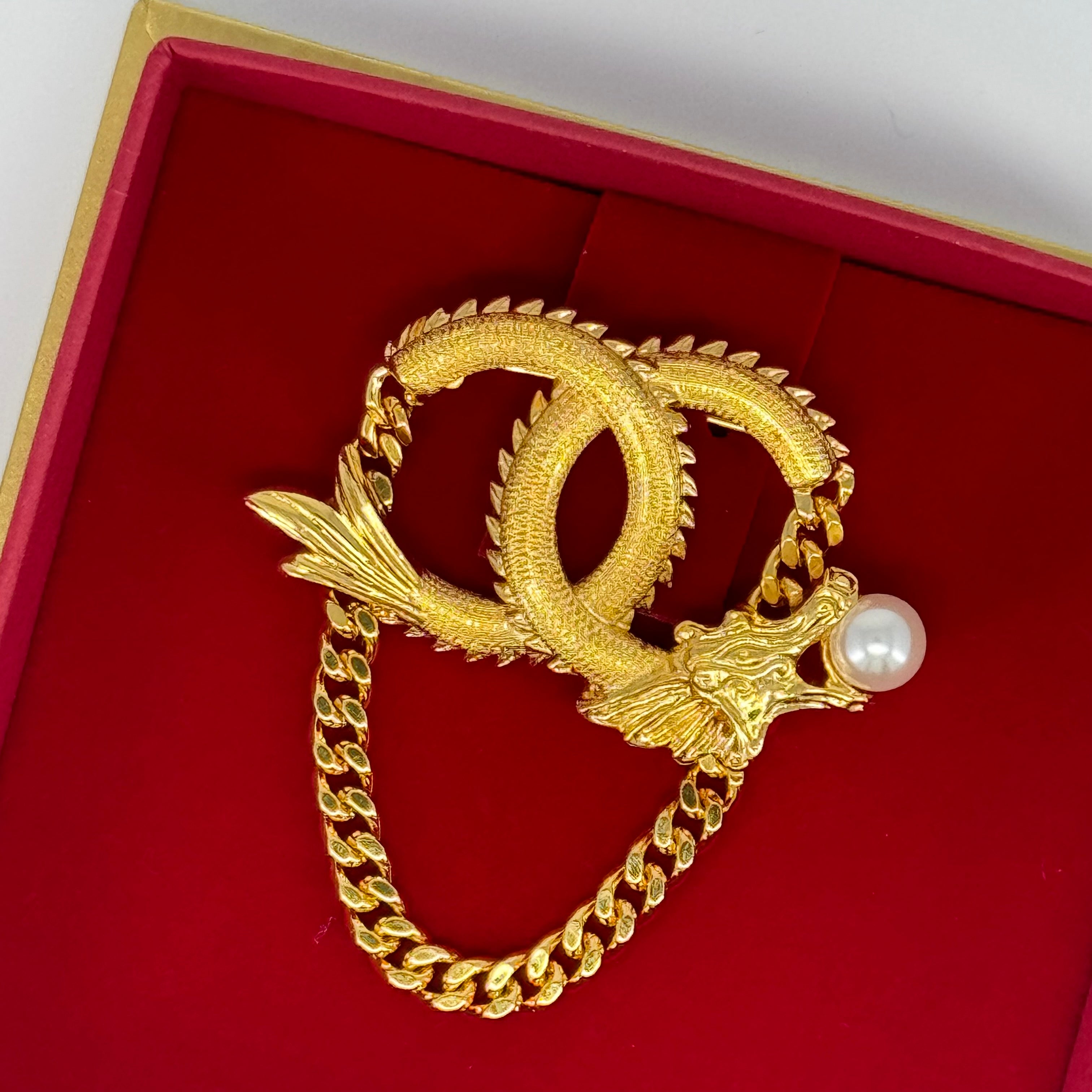 CHANEL VIC BROOCH