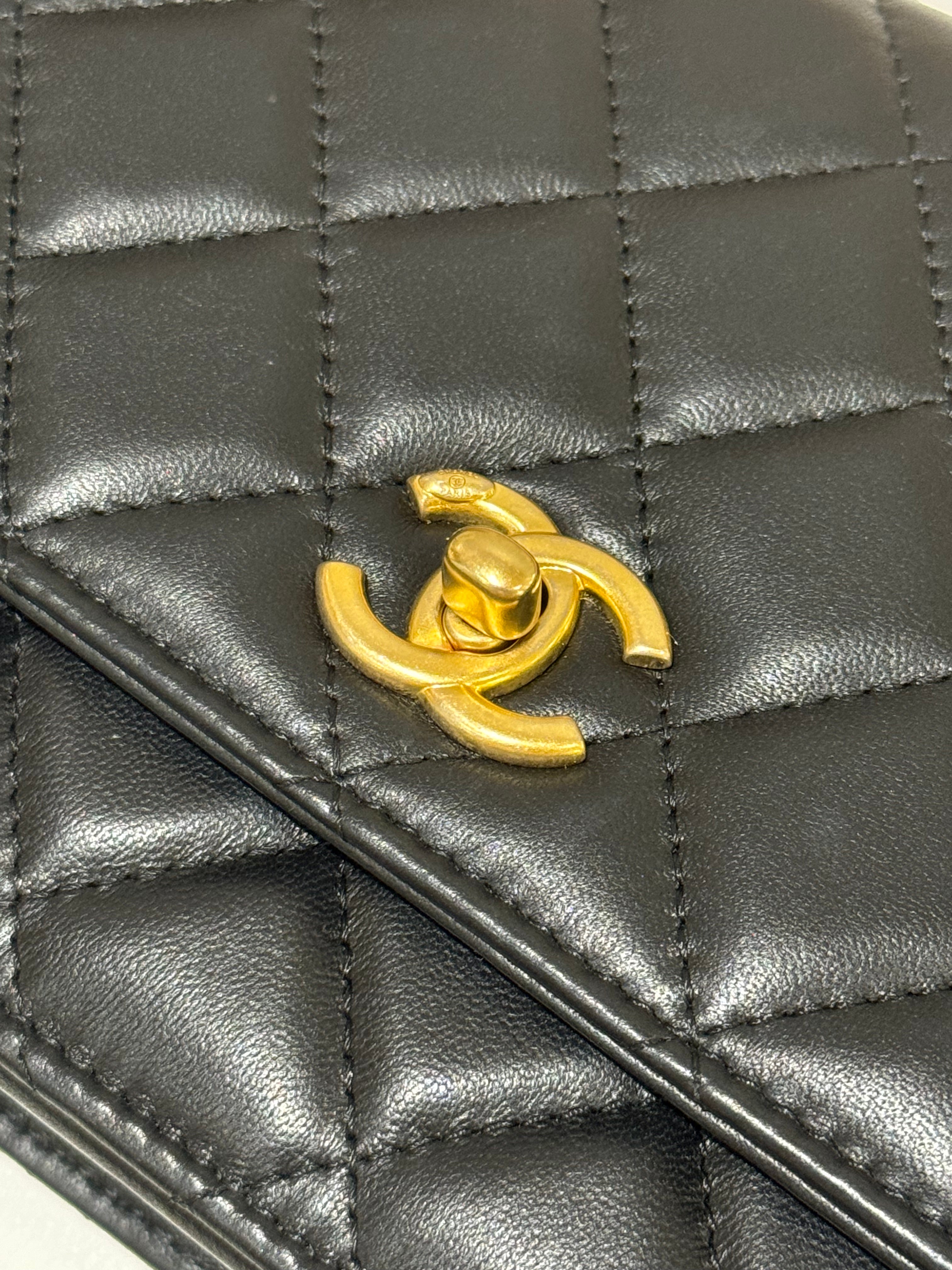 CHANEL WALLET ON CHAIN WITH PEARL CRUSH | COLLINS RAIN