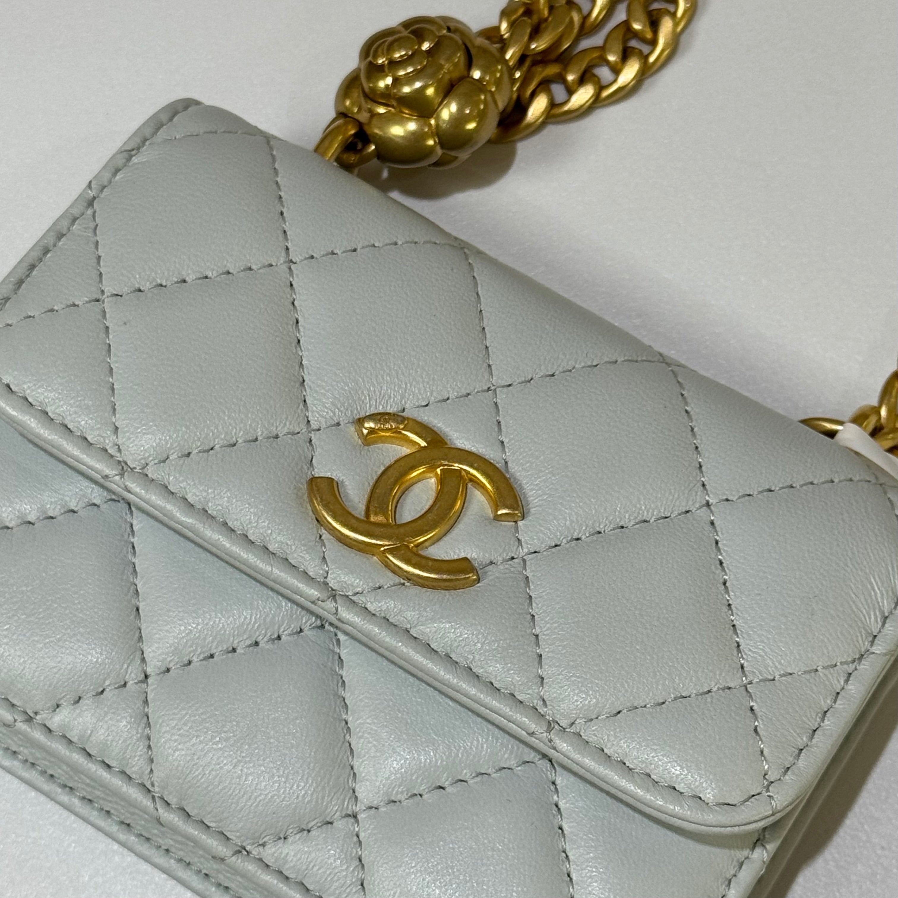 CHANEL WALLET ON CHAIN LAMBSKIN LIGHT BLUE (MICROCHIP)