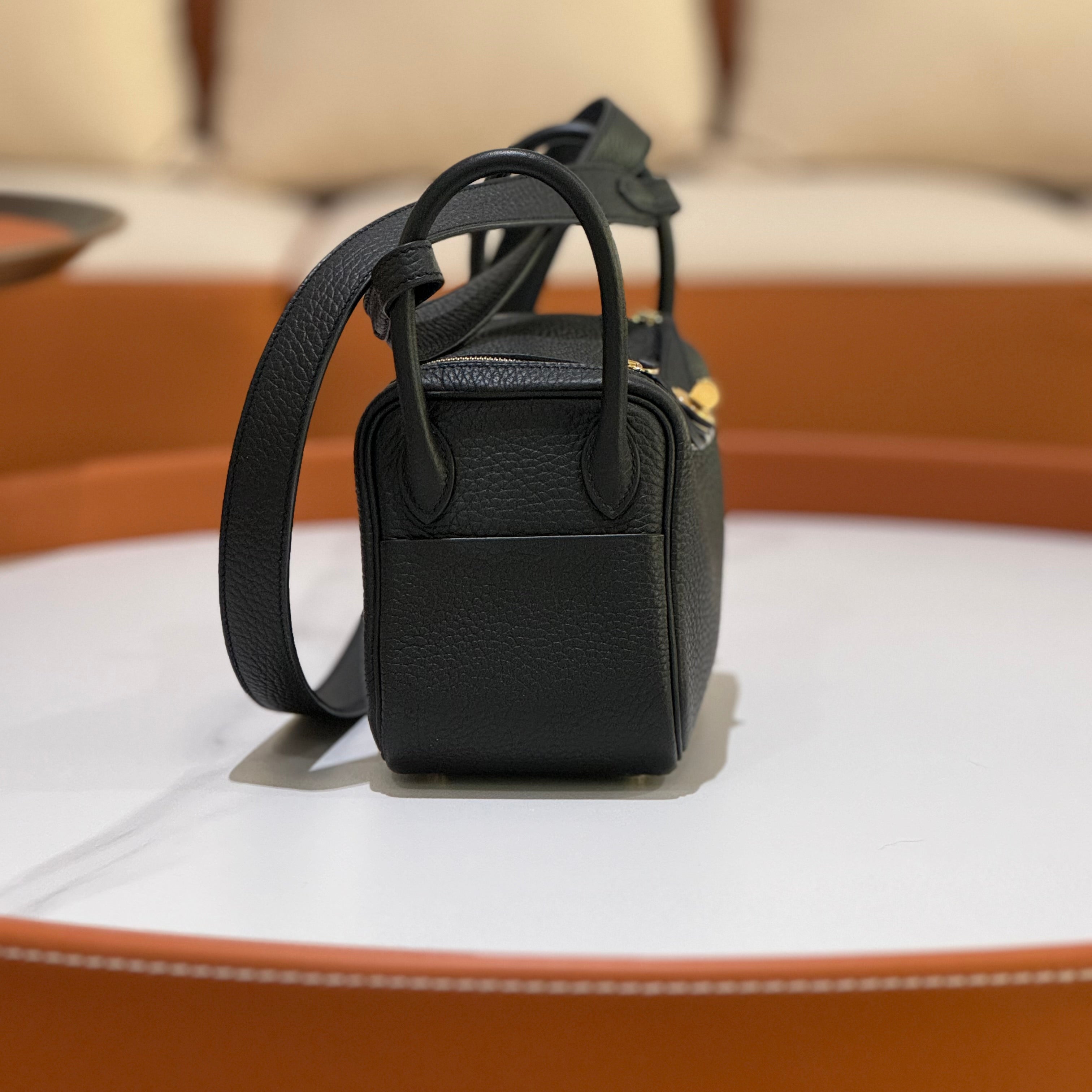 HERMES MINI LINDY IN BLACK WITH GOLD HARDWARE (STAMP B) | COLLINS RAIN