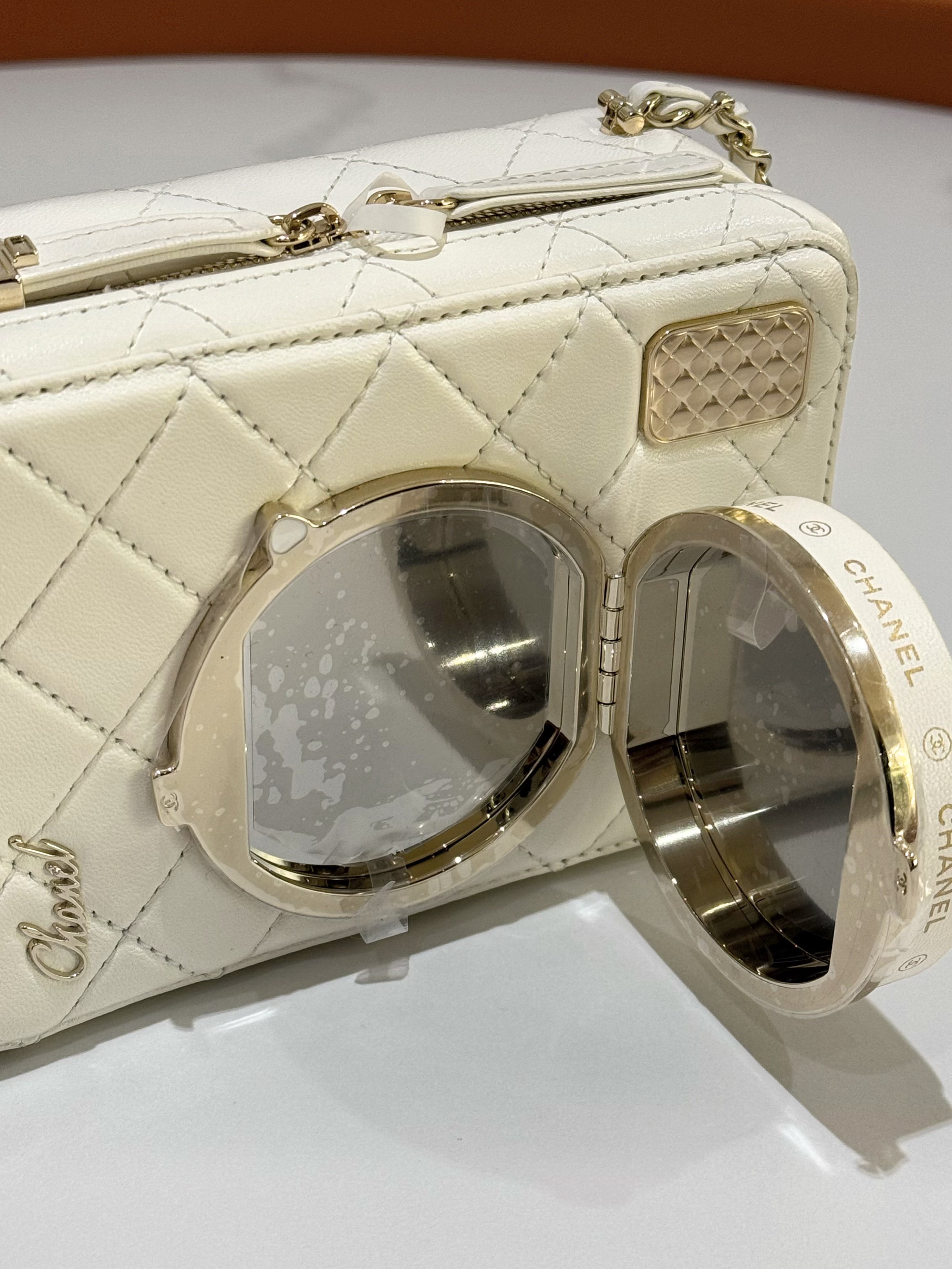 CHANEL CAMERA BAG WHITE | COLLINS RAIN