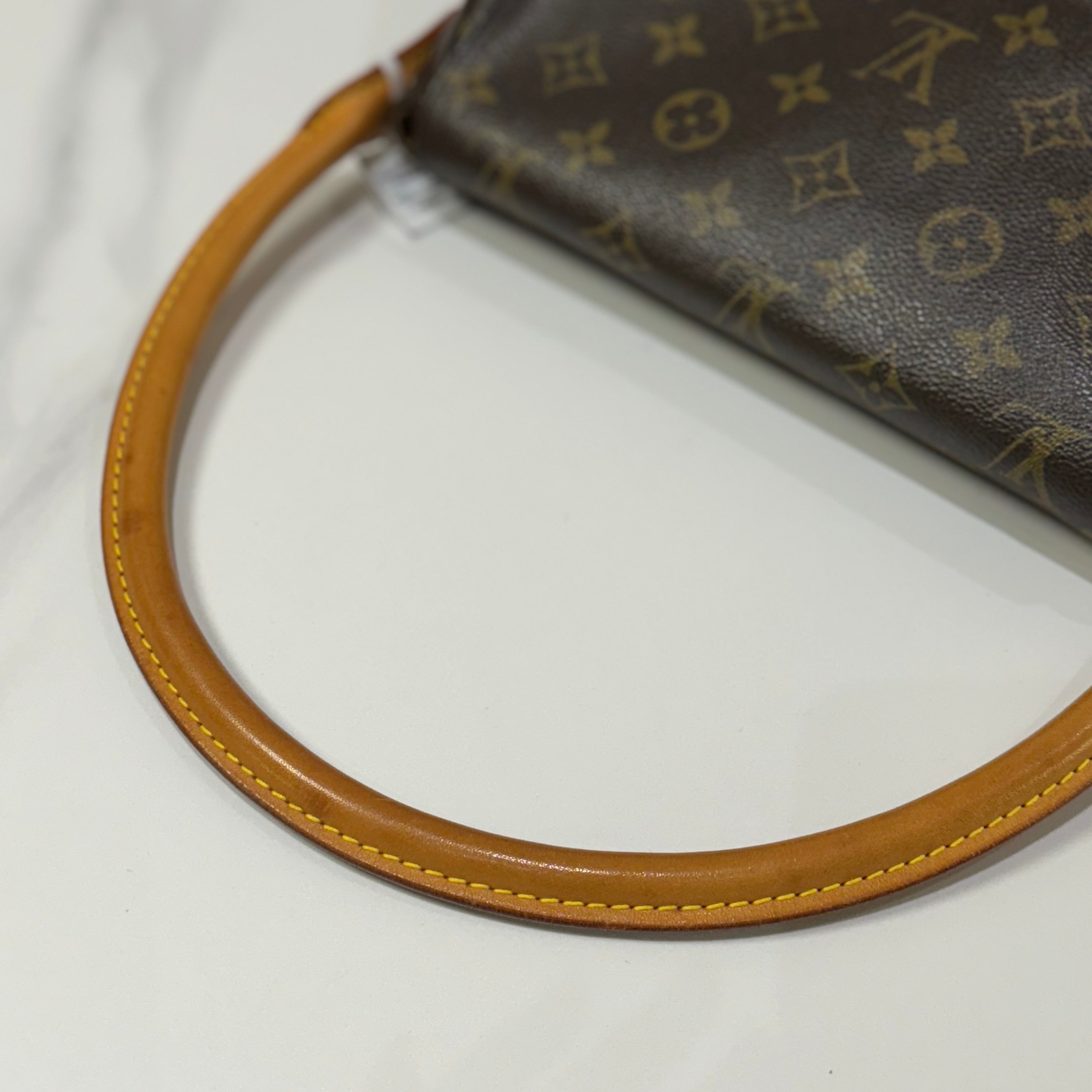 LOUIS VUITTON VINTAGE LOOPING BAG