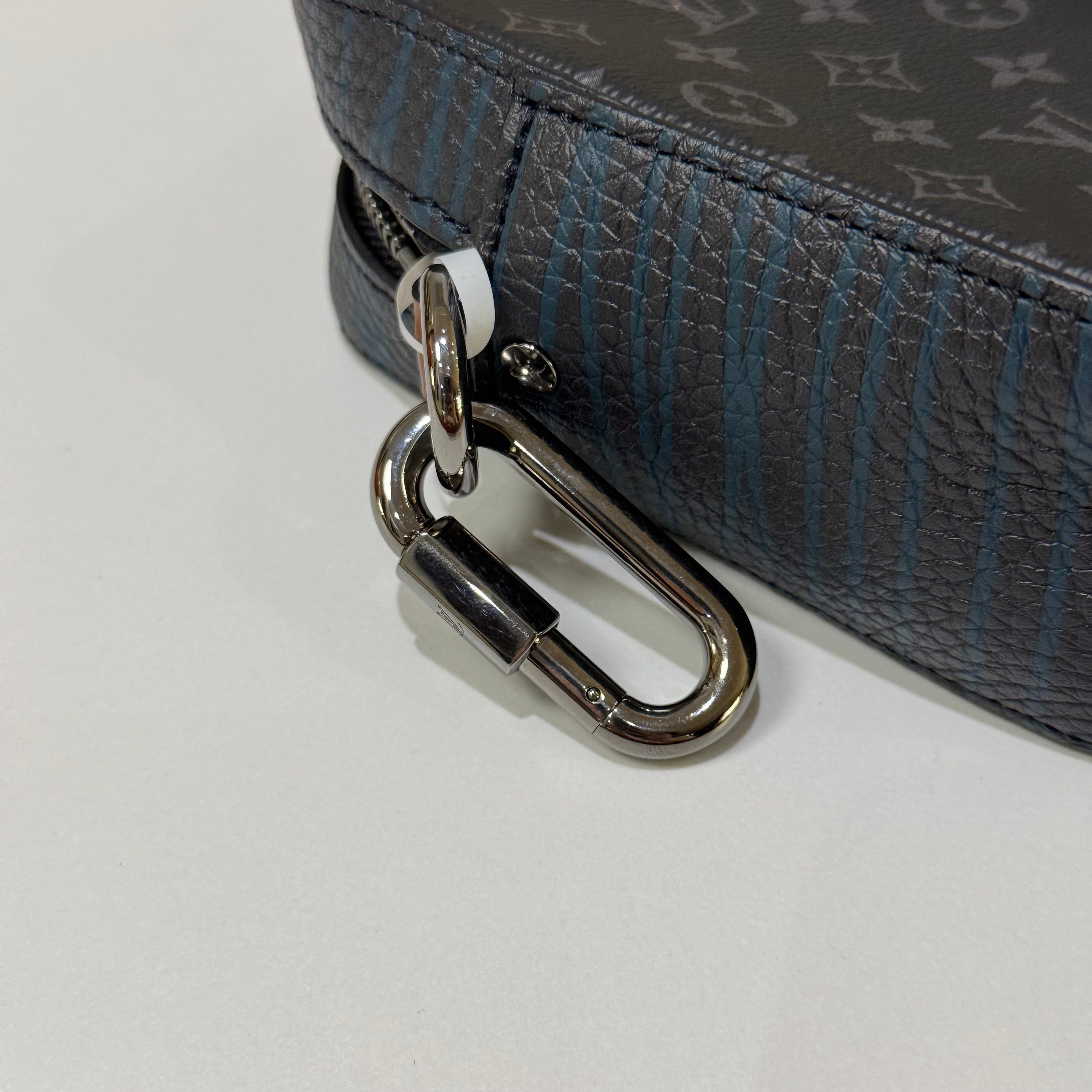 LOUIS VUITTON POSTMAN BAG