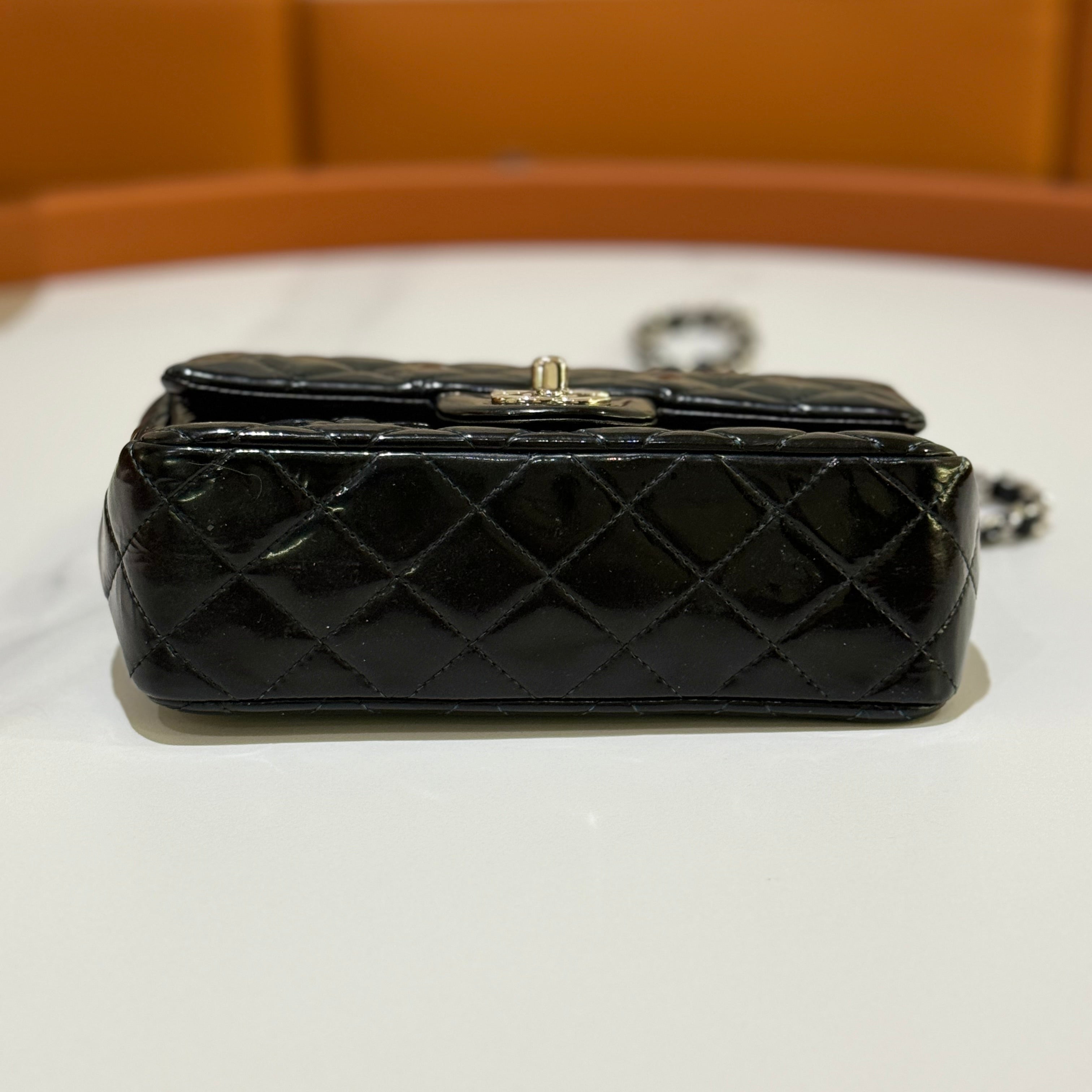 CHANEL CLASSIC FLAP MINI | COLLINS RAIN