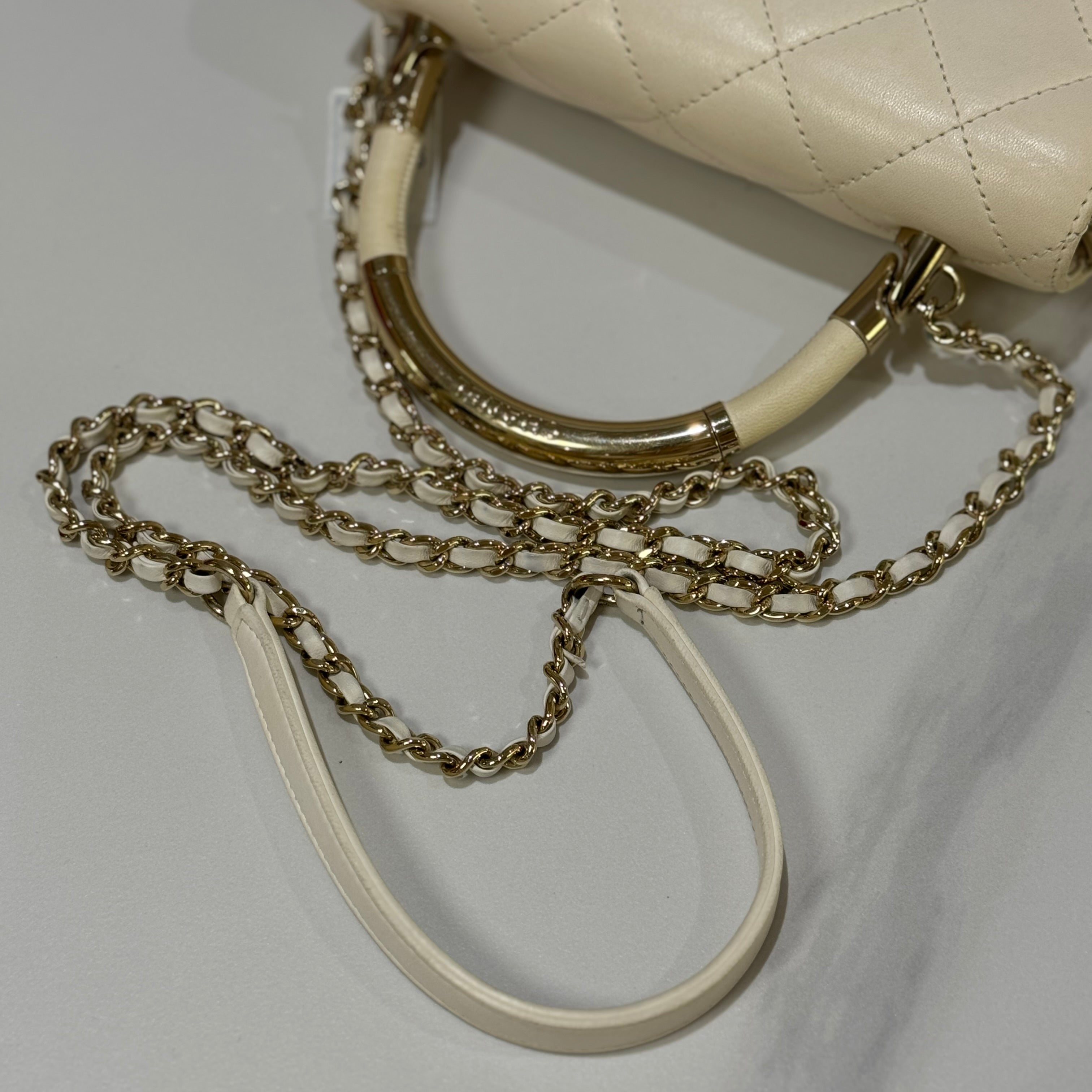 CHANEL HANDLE BAG WHITE