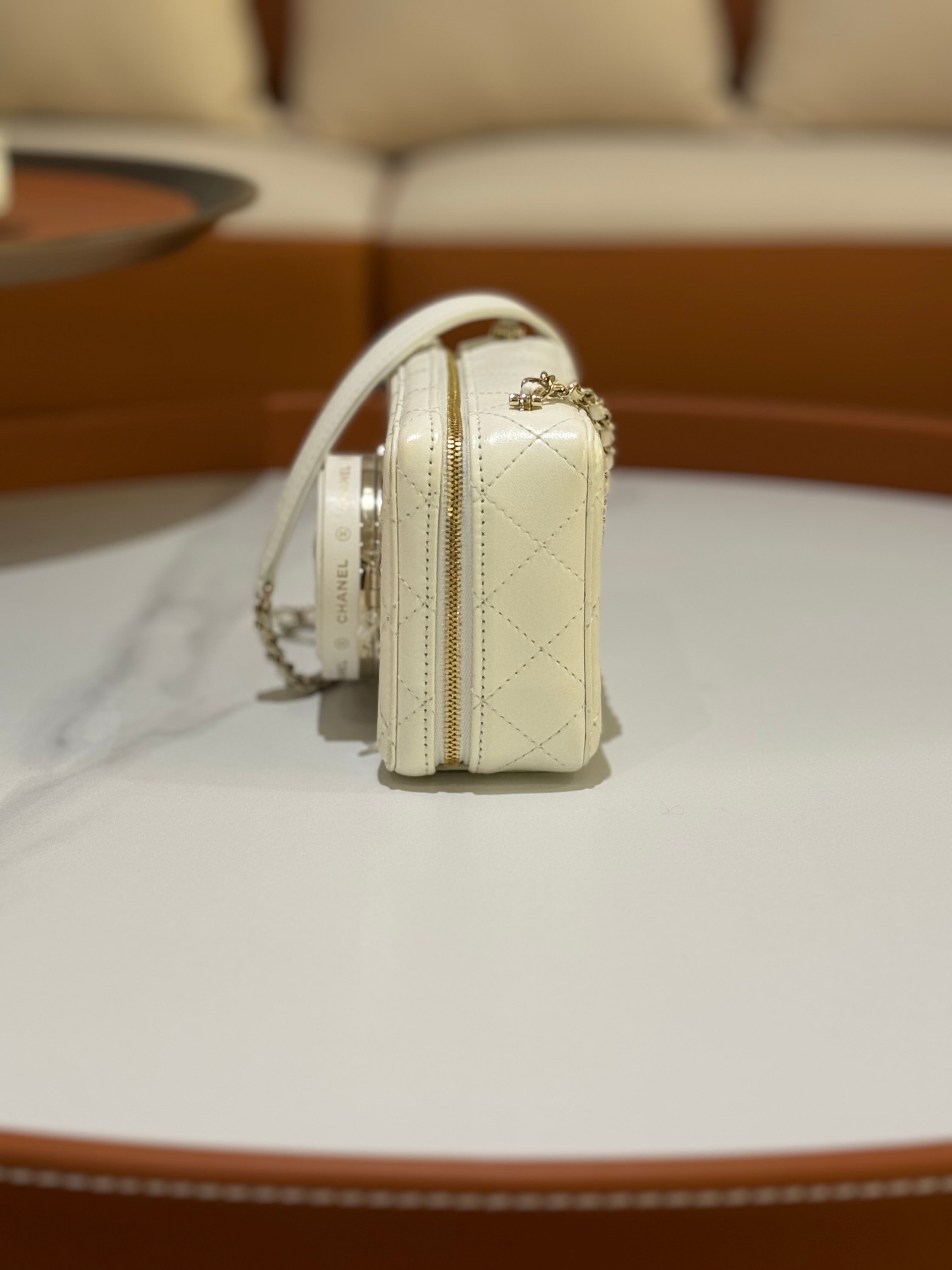 CHANEL CAMERA BAG WHITE | COLLINS RAIN