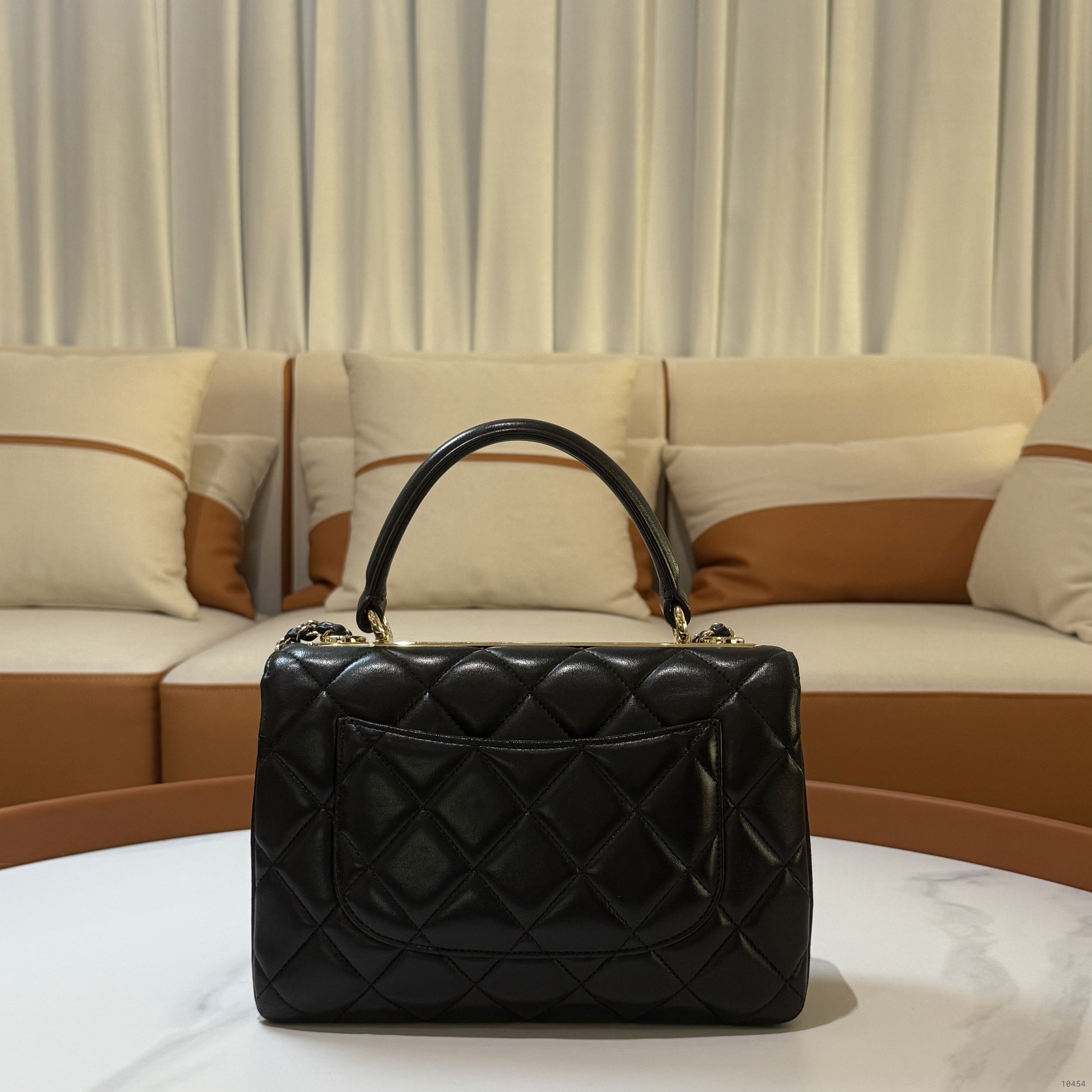 CHANEL FLAPBAG WITH HANDLE LAMBSKIN BLACK