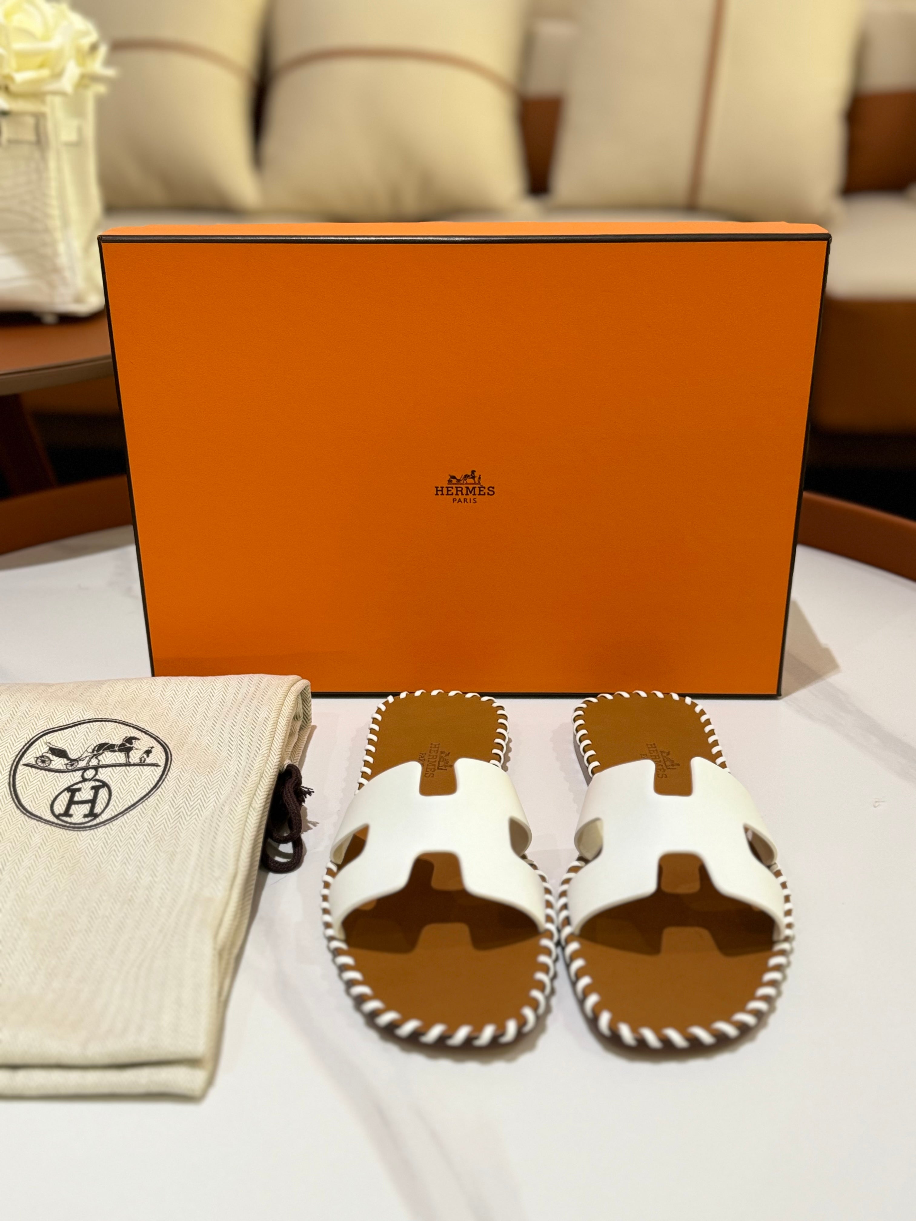 HERMES ORAN SANDAL | COLLINS RAIN