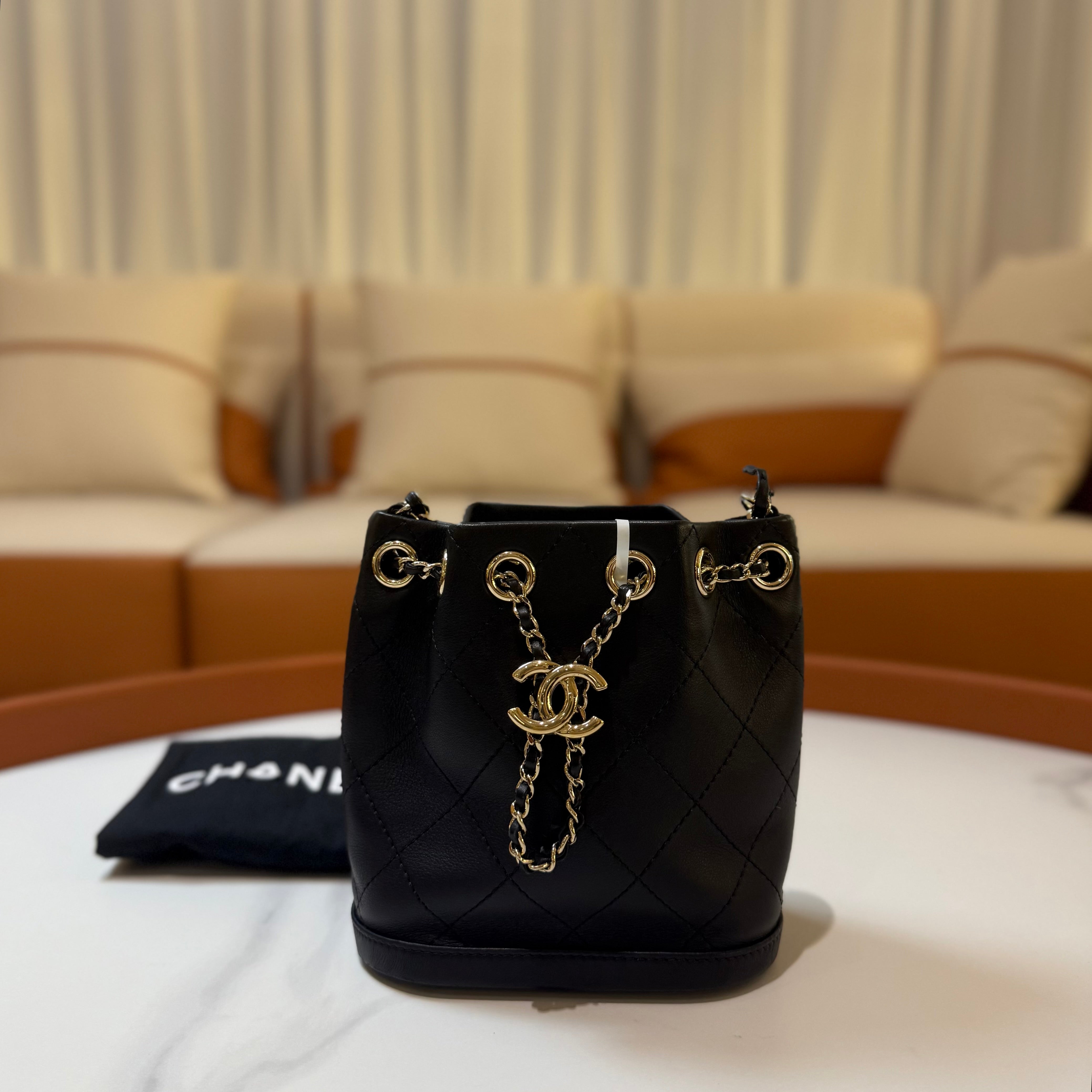 CHANEL BUCKET BAG CALFSKIN BLACK